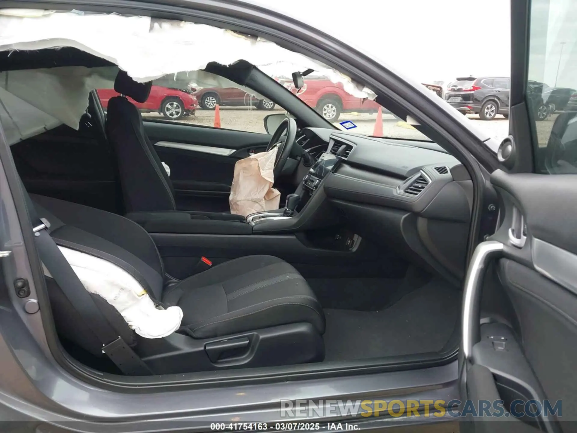 5 Photograph of a damaged car 2HGFC3B34LH350839 HONDA CIVIC 2020