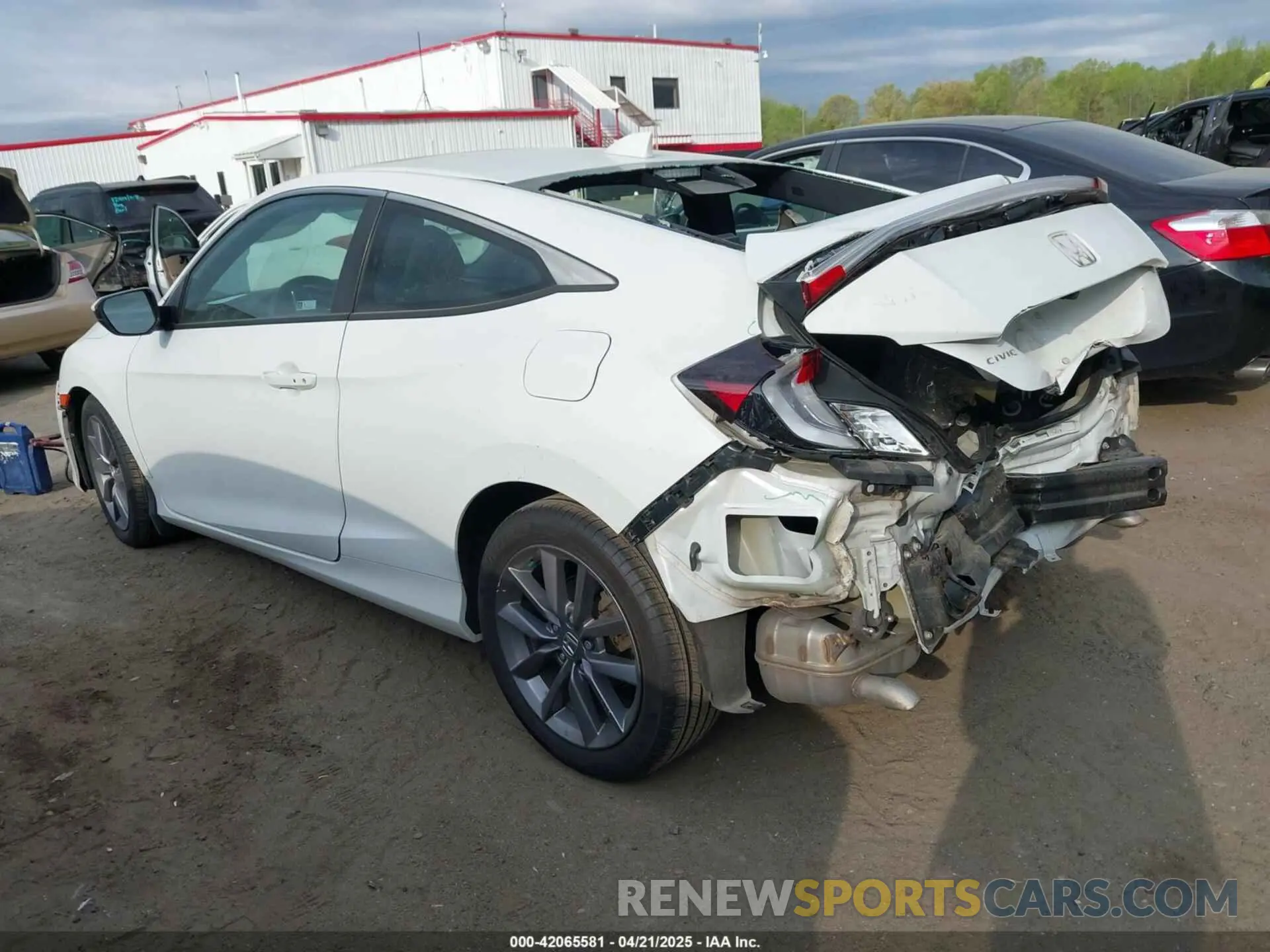 3 Photograph of a damaged car 2HGFC3B38LH350018 HONDA CIVIC 2020