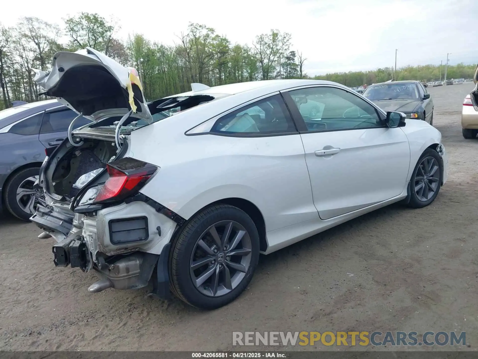 4 Photograph of a damaged car 2HGFC3B38LH350018 HONDA CIVIC 2020