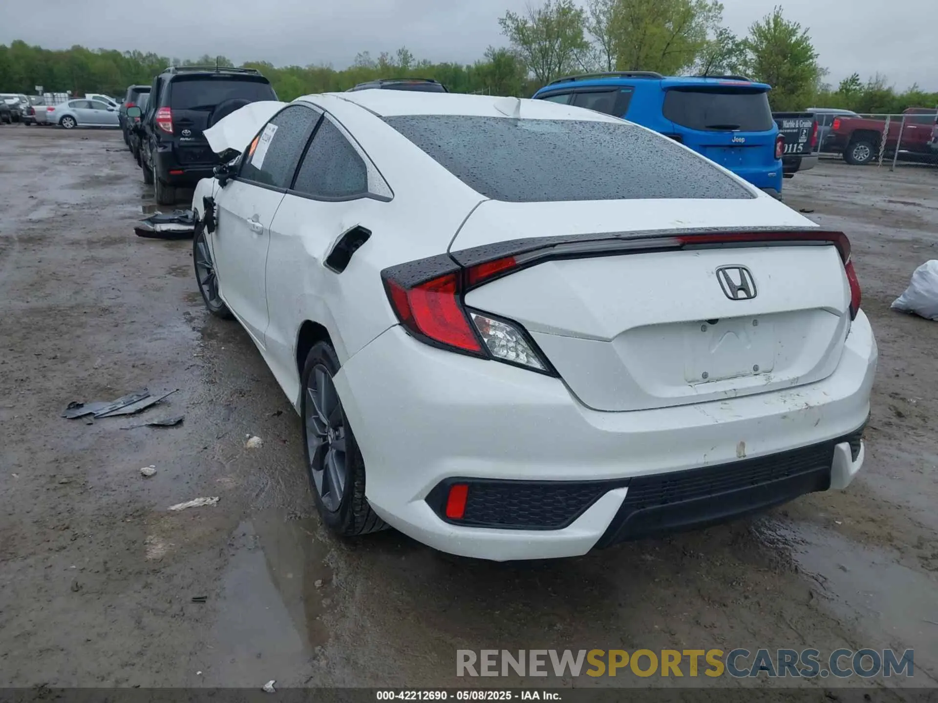 3 Photograph of a damaged car 2HGFC3B38LH352531 HONDA CIVIC 2020