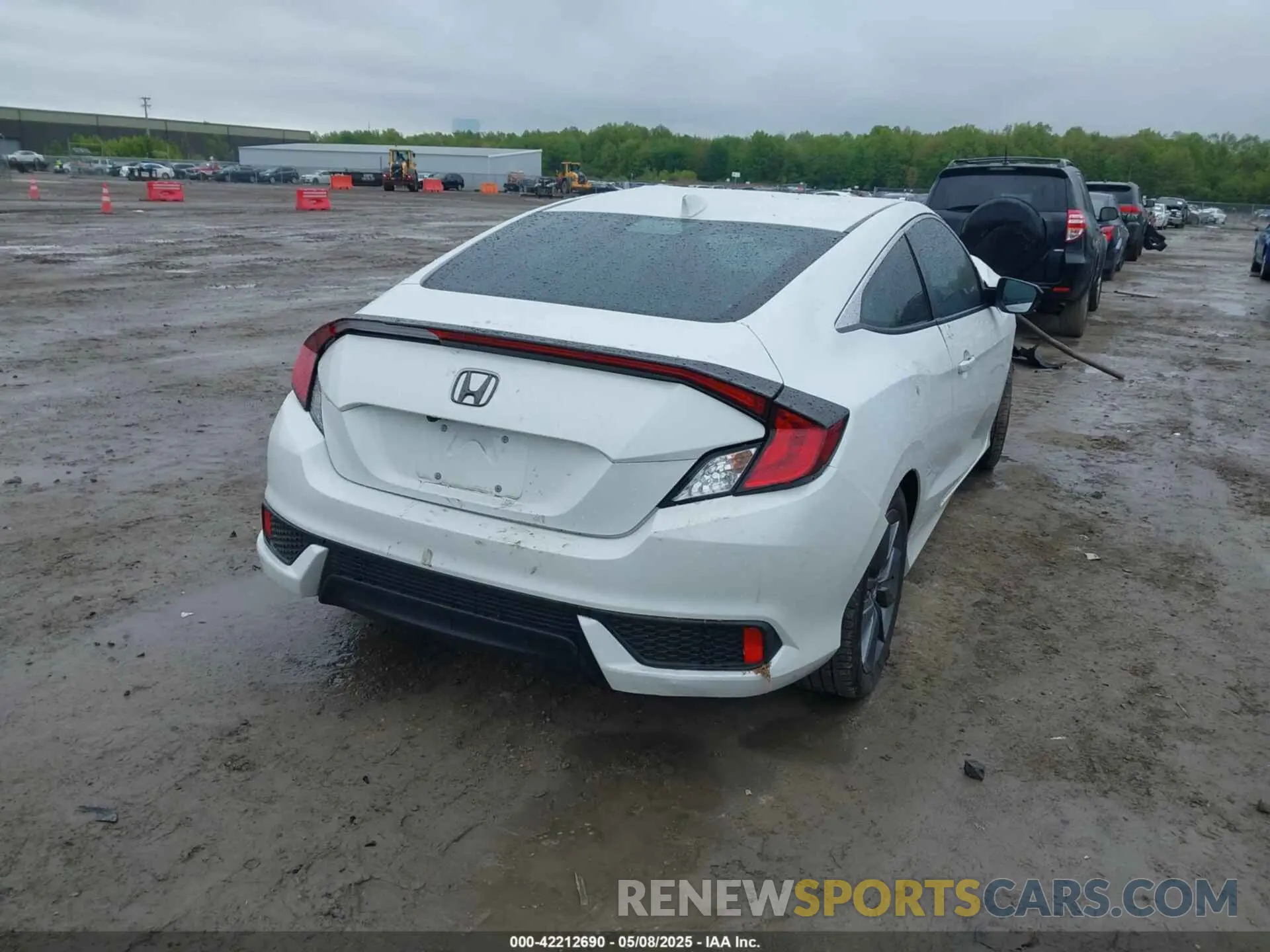 4 Photograph of a damaged car 2HGFC3B38LH352531 HONDA CIVIC 2020