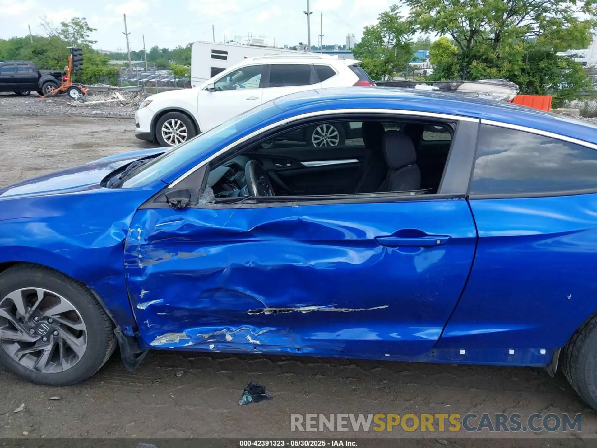 6 Photograph of a damaged car 2HGFC4B65LH302265 HONDA CIVIC 2020