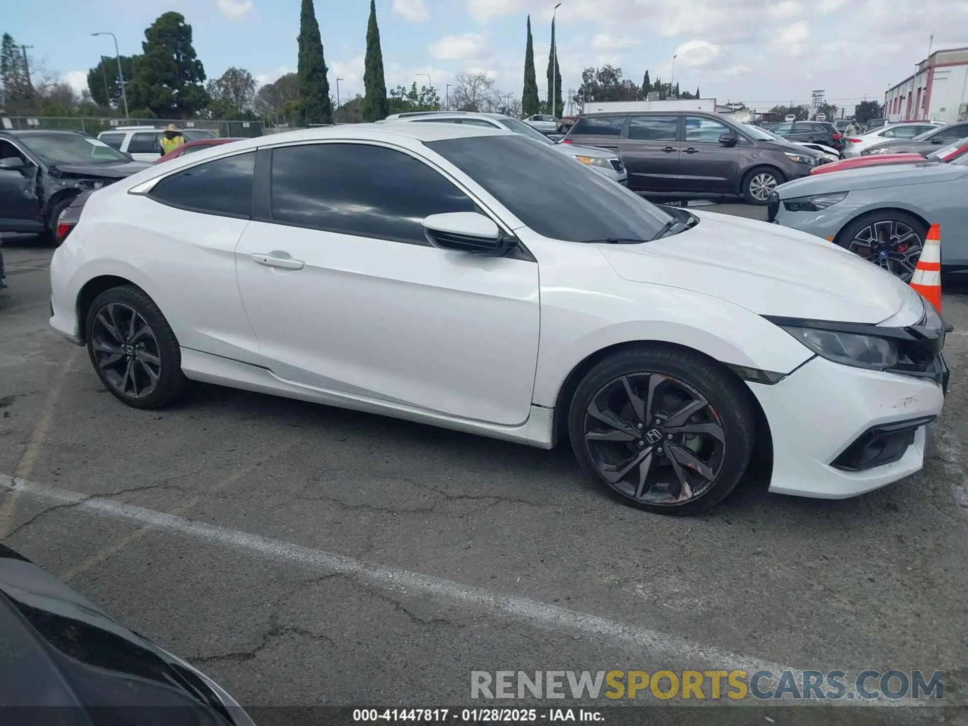 13 Photograph of a damaged car 2HGFC4B81LH300384 HONDA CIVIC 2020