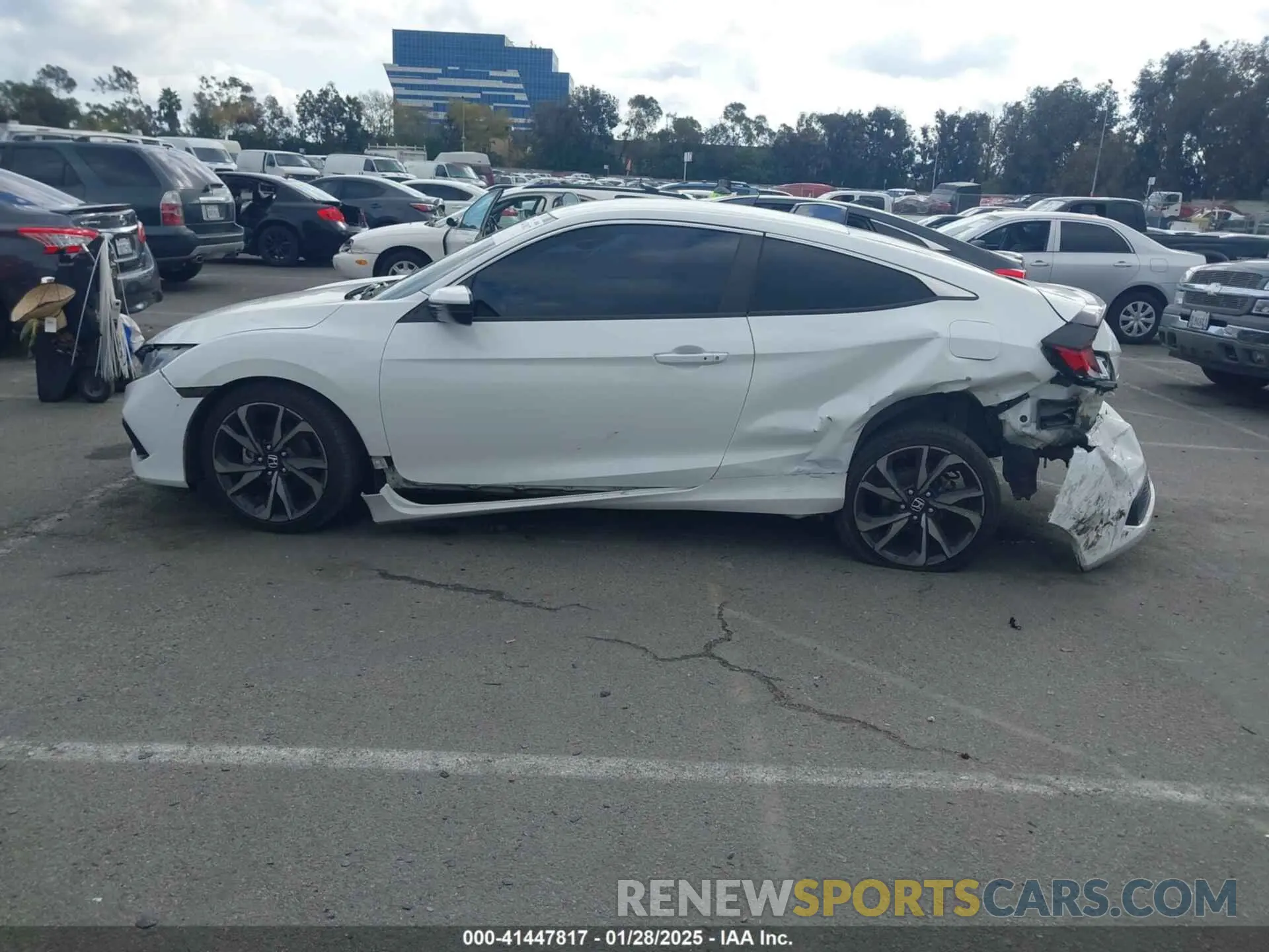 14 Photograph of a damaged car 2HGFC4B81LH300384 HONDA CIVIC 2020