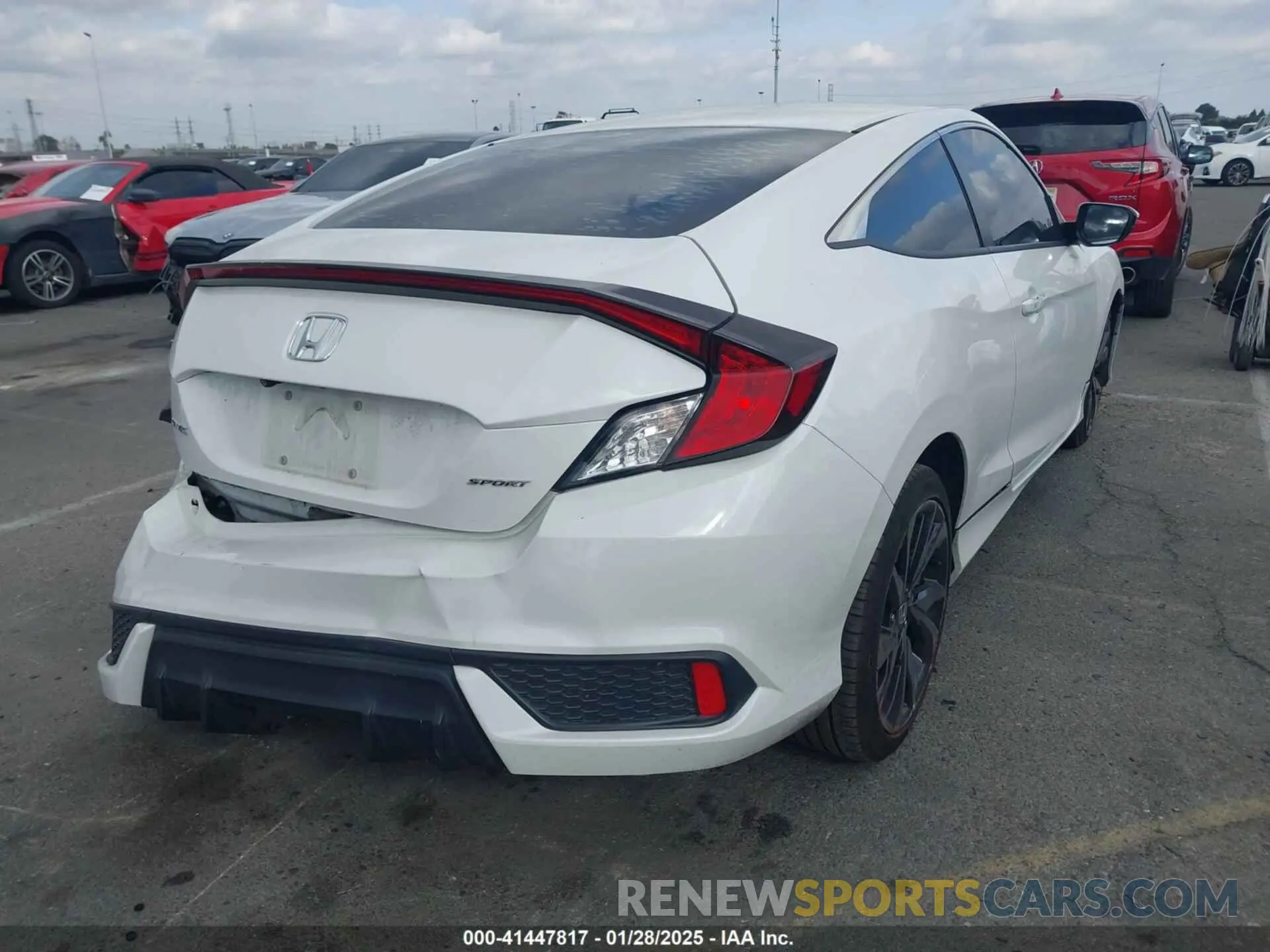 4 Photograph of a damaged car 2HGFC4B81LH300384 HONDA CIVIC 2020