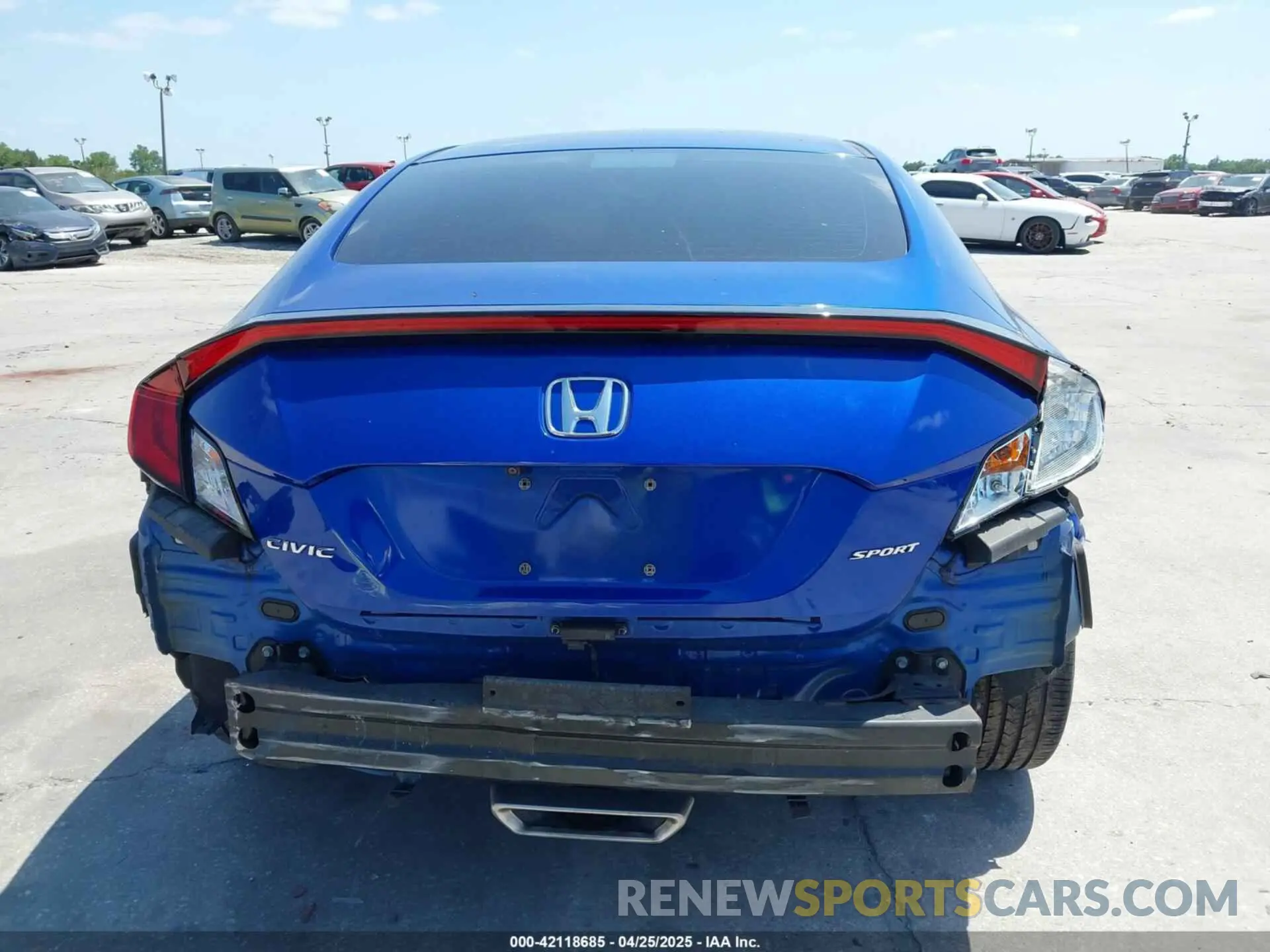 17 Photograph of a damaged car 2HGFC4B82LH303486 HONDA CIVIC 2020