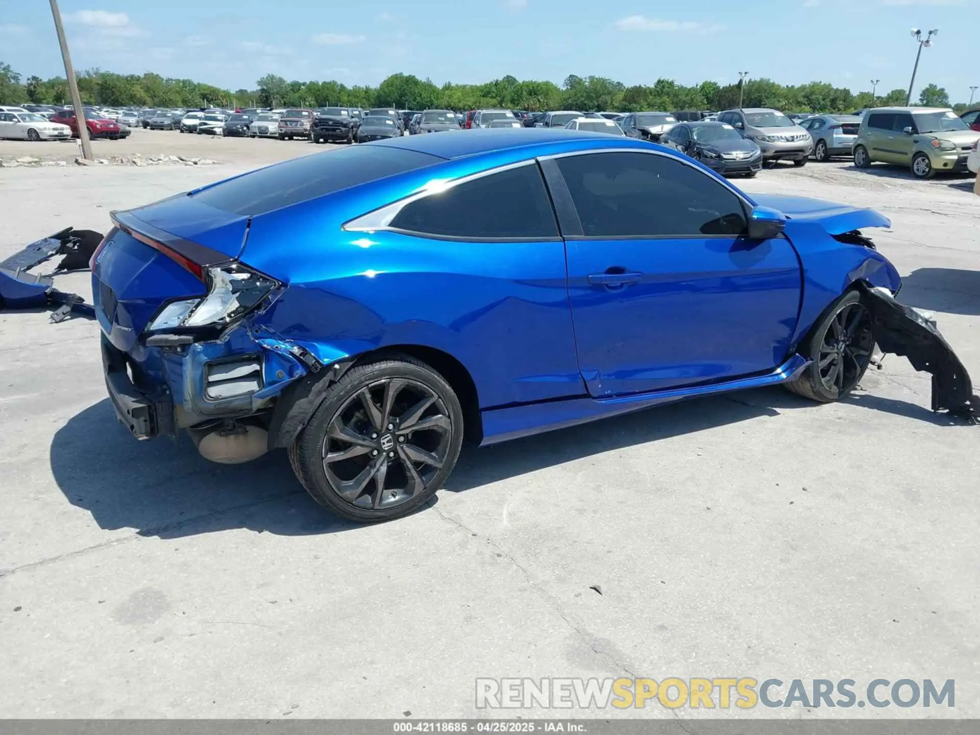 4 Photograph of a damaged car 2HGFC4B82LH303486 HONDA CIVIC 2020