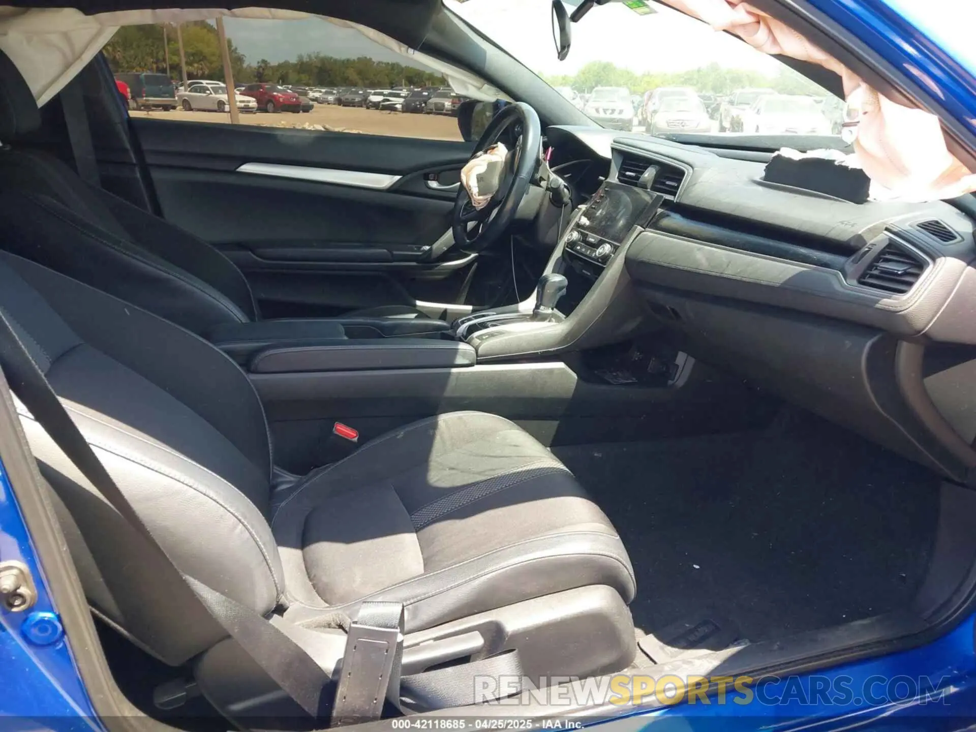5 Photograph of a damaged car 2HGFC4B82LH303486 HONDA CIVIC 2020