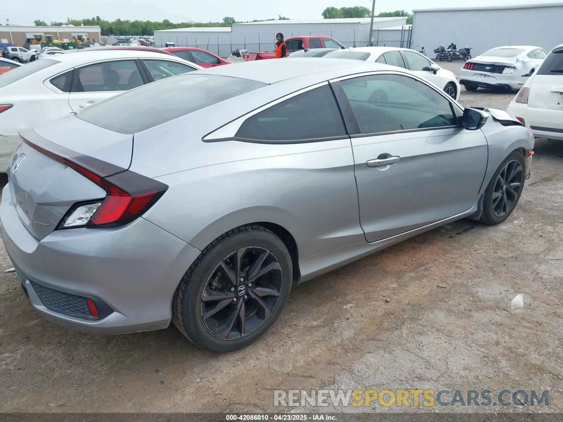 14 Photograph of a damaged car 2HGFC4B83LH300645 HONDA CIVIC 2020