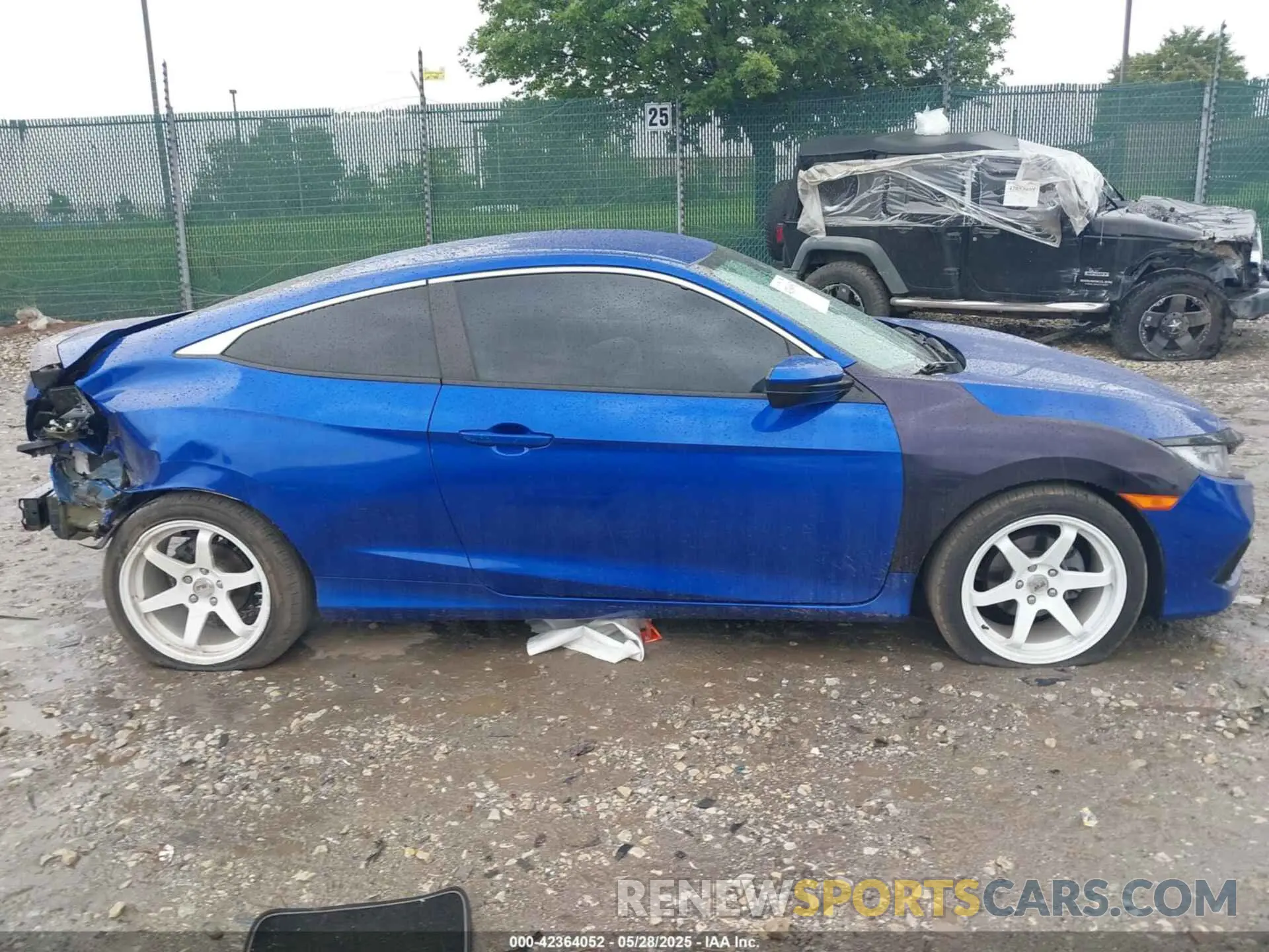 13 Photograph of a damaged car 2HGFC4B89LH303484 HONDA CIVIC 2020