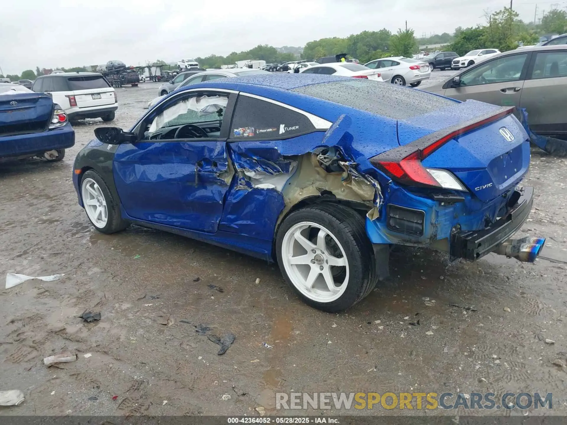 3 Photograph of a damaged car 2HGFC4B89LH303484 HONDA CIVIC 2020