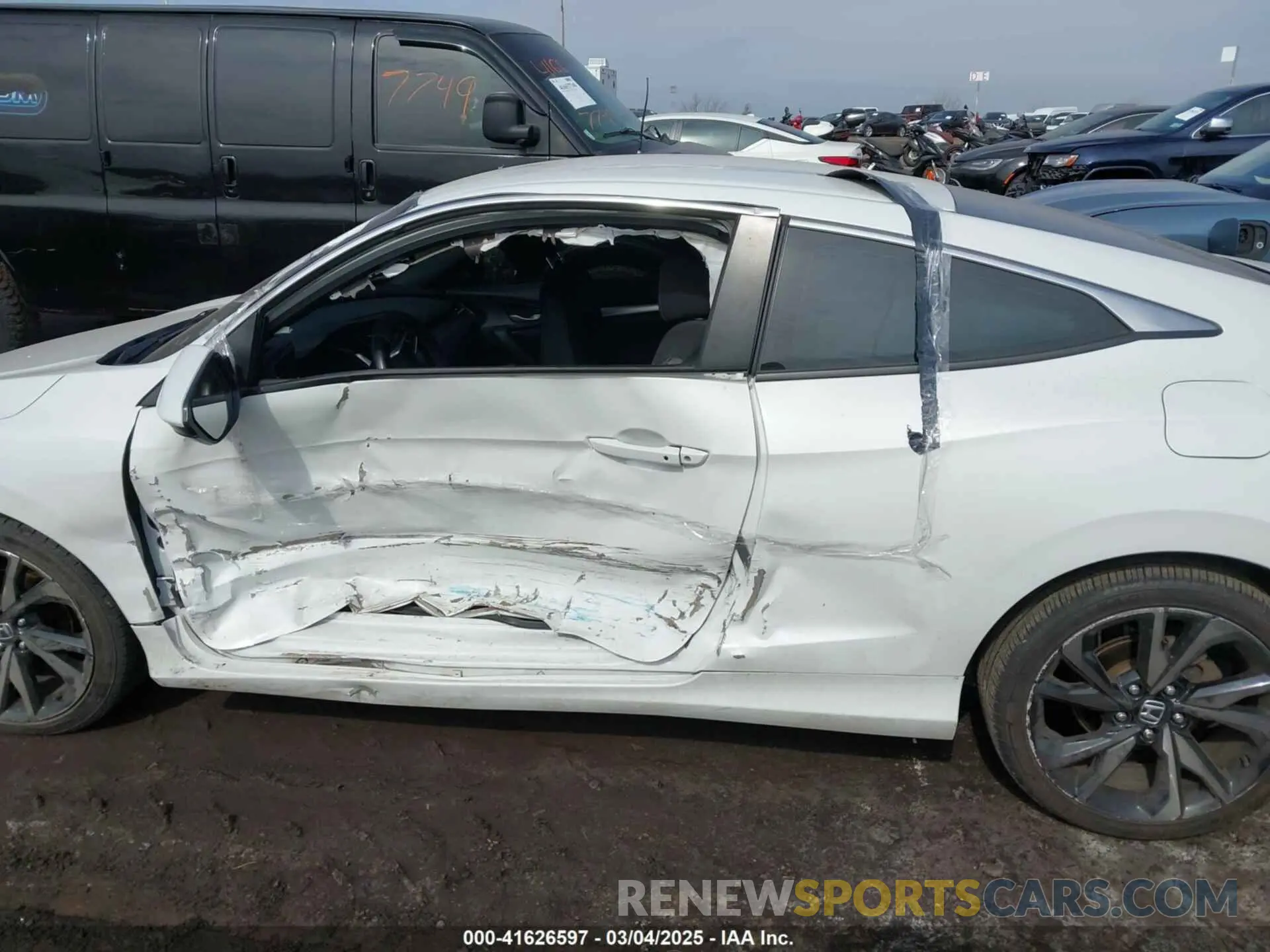 14 Photograph of a damaged car 2HGFC4B8XLH300223 HONDA CIVIC 2020