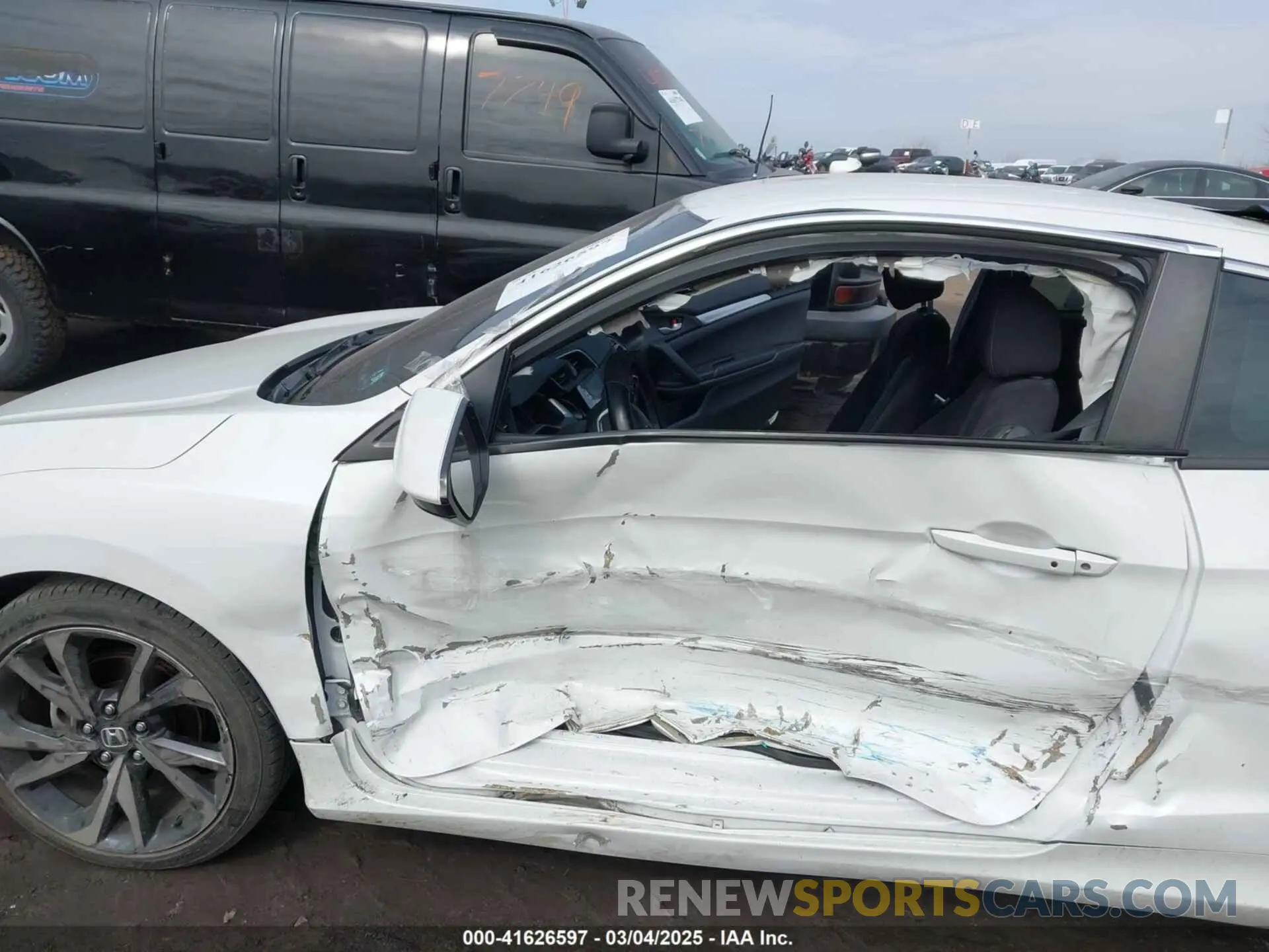 19 Photograph of a damaged car 2HGFC4B8XLH300223 HONDA CIVIC 2020