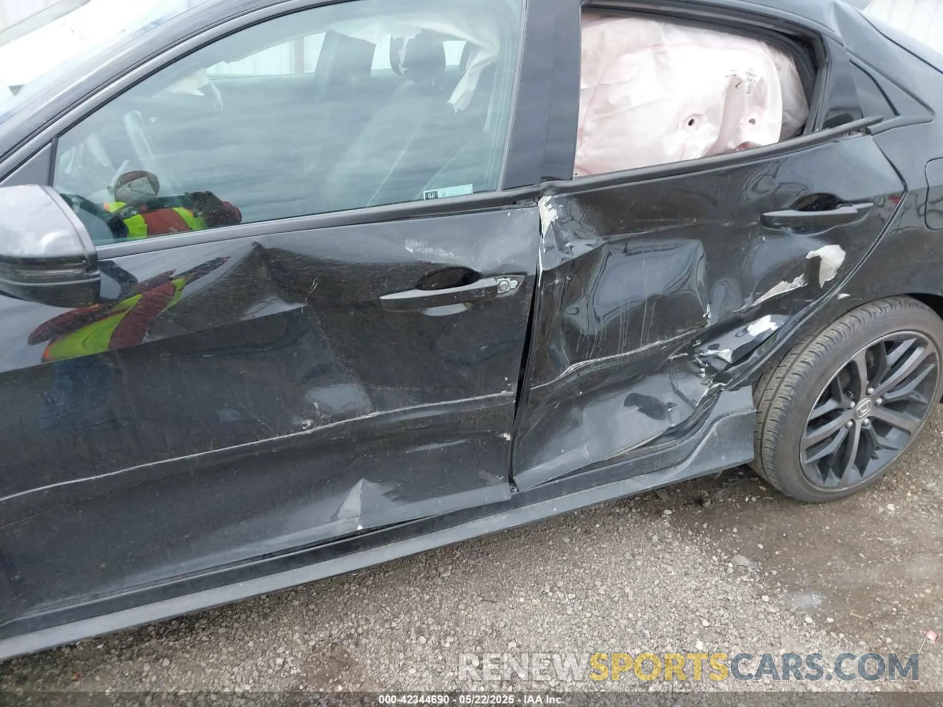6 Photograph of a damaged car SHHFK7G93LU203213 HONDA CIVIC 2020