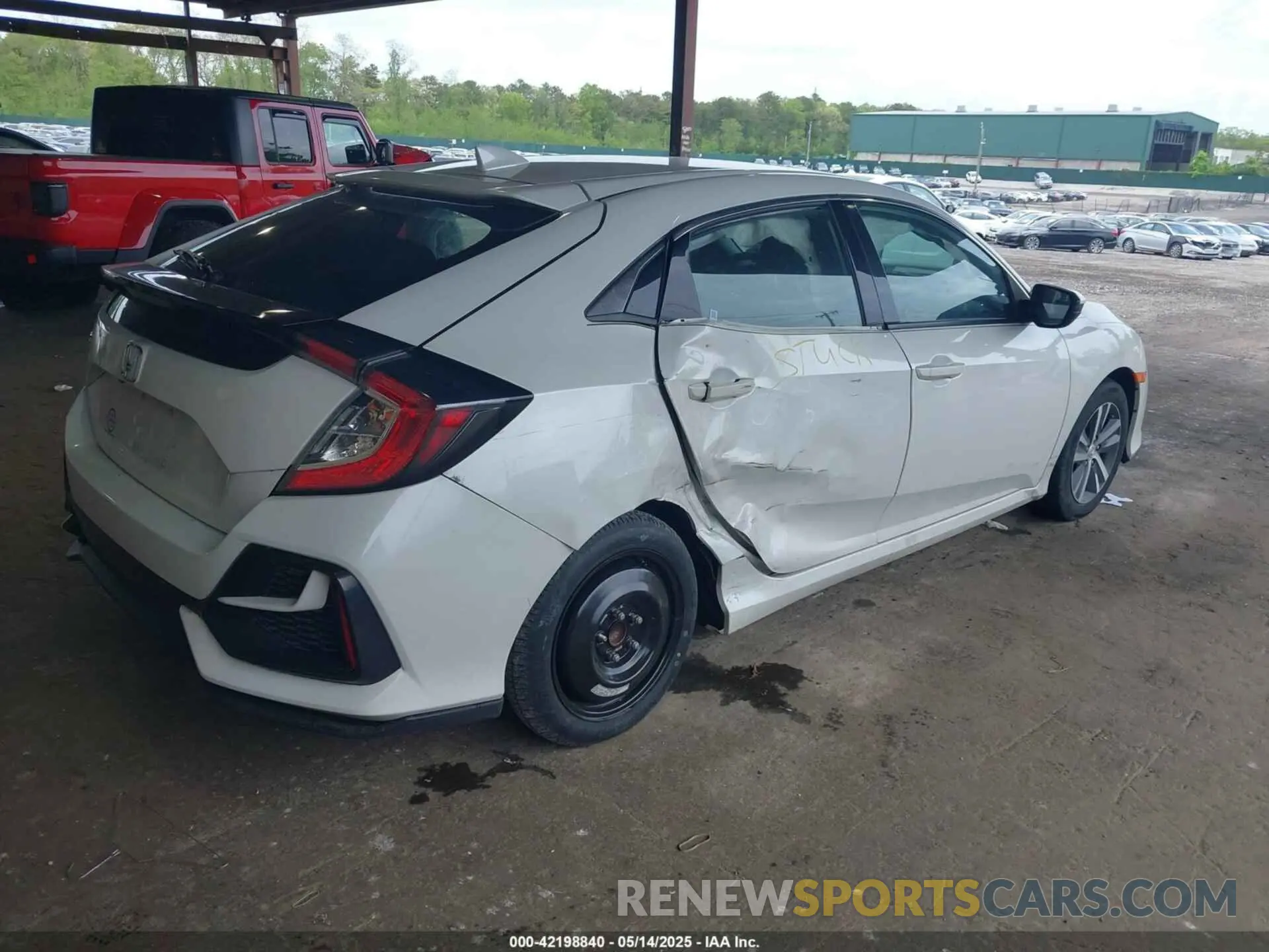 4 Photograph of a damaged car SHHFK7H37LU405806 HONDA CIVIC 2020