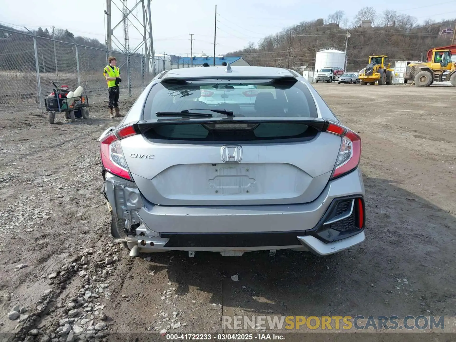 17 Photograph of a damaged car SHHFK7H38LU411047 HONDA CIVIC 2020