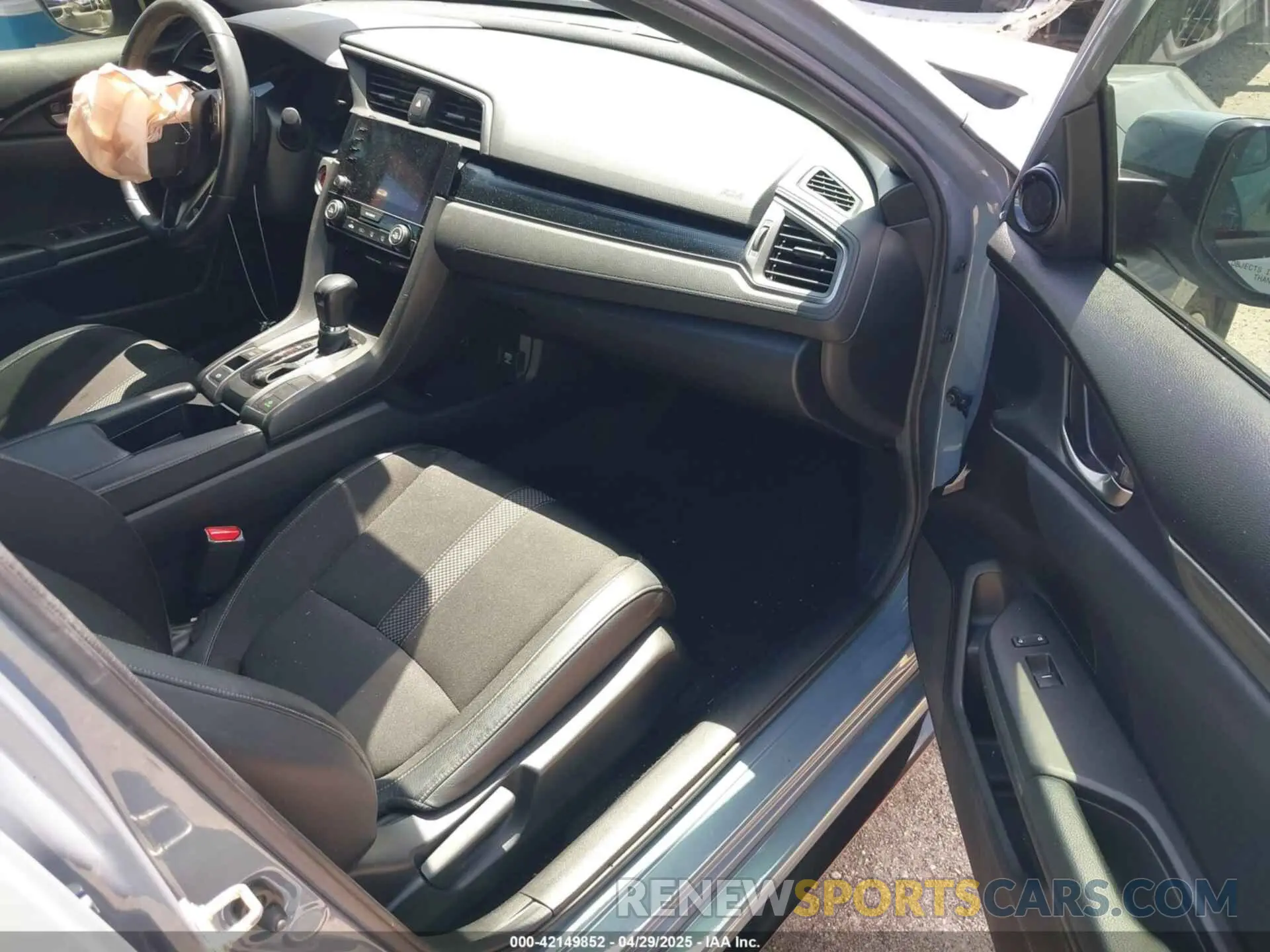5 Photograph of a damaged car SHHFK7H42LU213055 HONDA CIVIC 2020