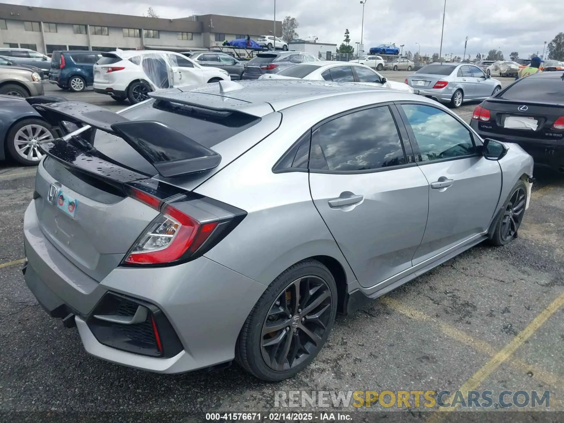 4 Photograph of a damaged car SHHFK7H42LU423297 HONDA CIVIC 2020
