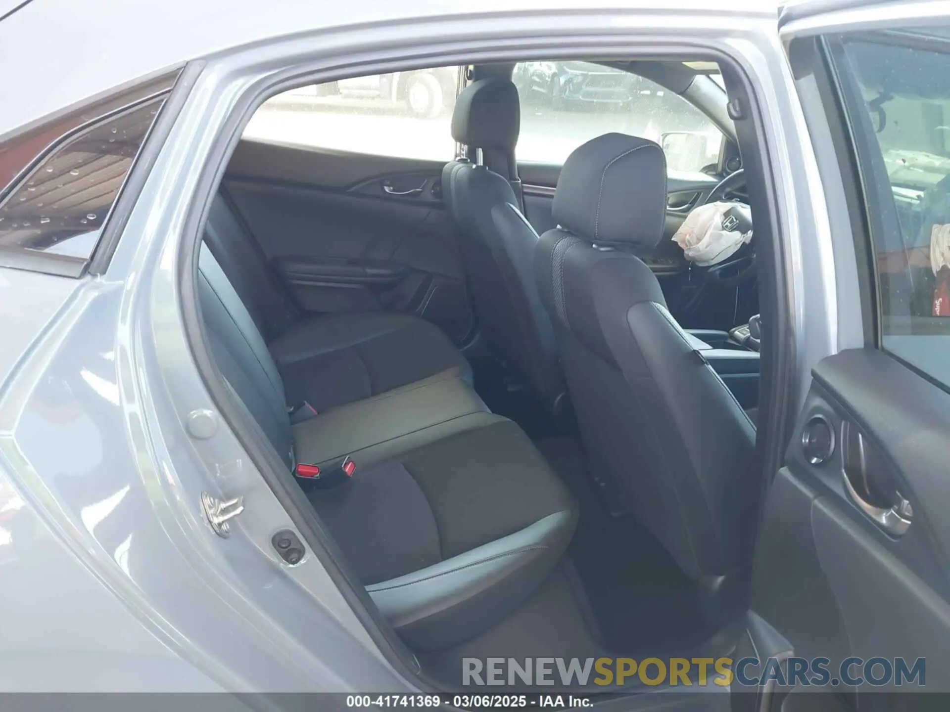 8 Photograph of a damaged car SHHFK7H44LU220198 HONDA CIVIC 2020