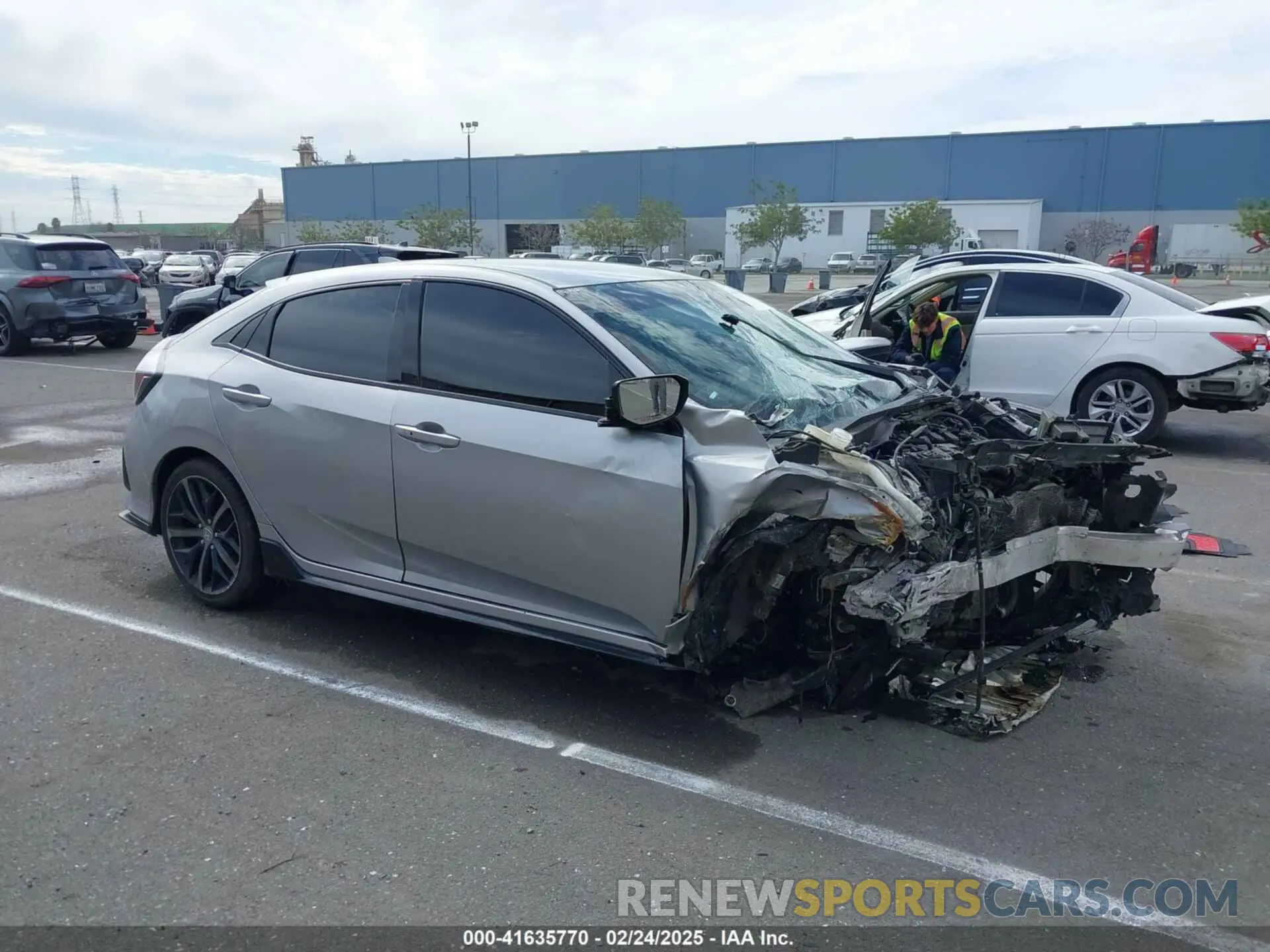 1 Photograph of a damaged car SHHFK7H47LU405877 HONDA CIVIC 2020