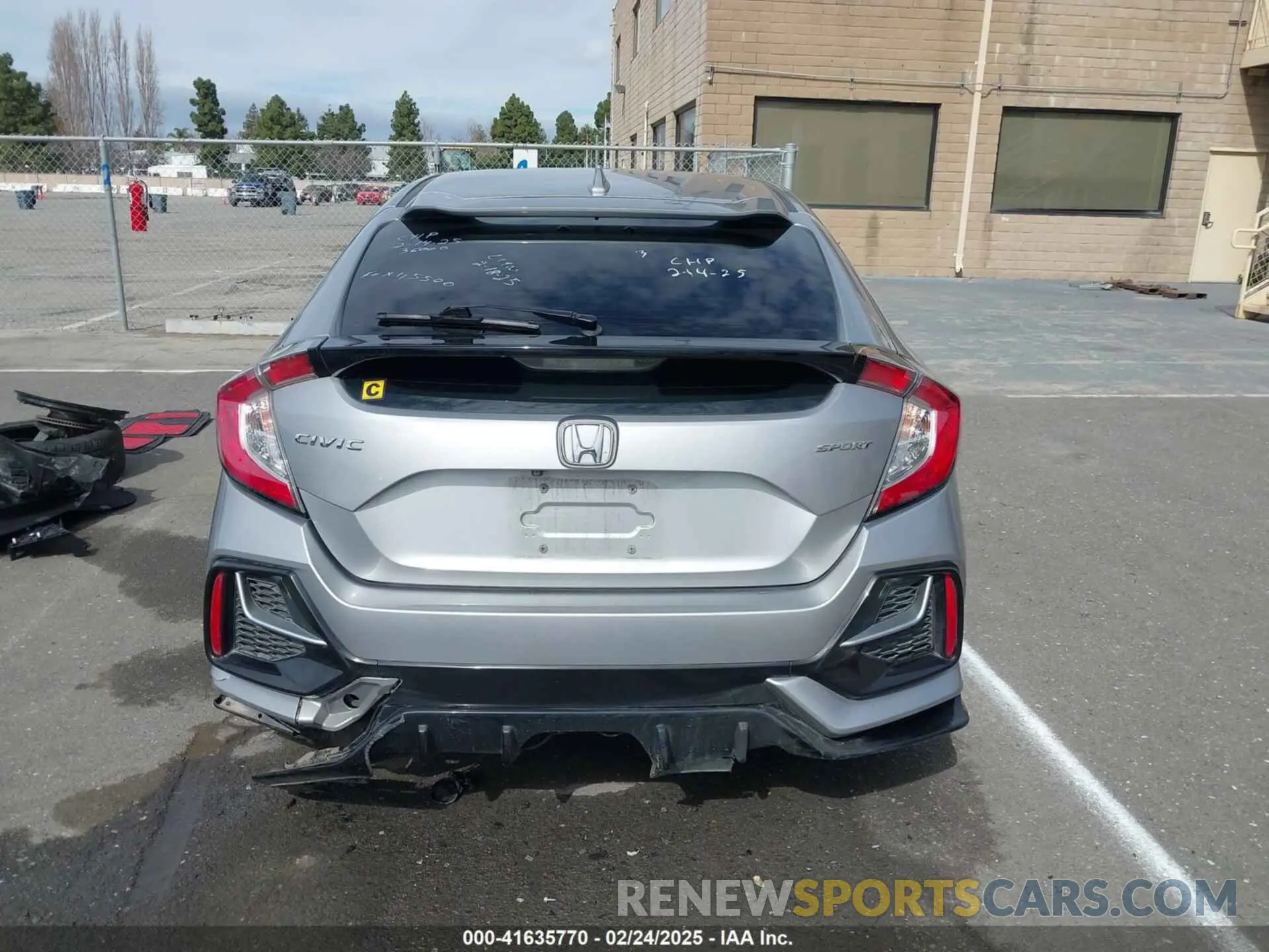 17 Photograph of a damaged car SHHFK7H47LU405877 HONDA CIVIC 2020