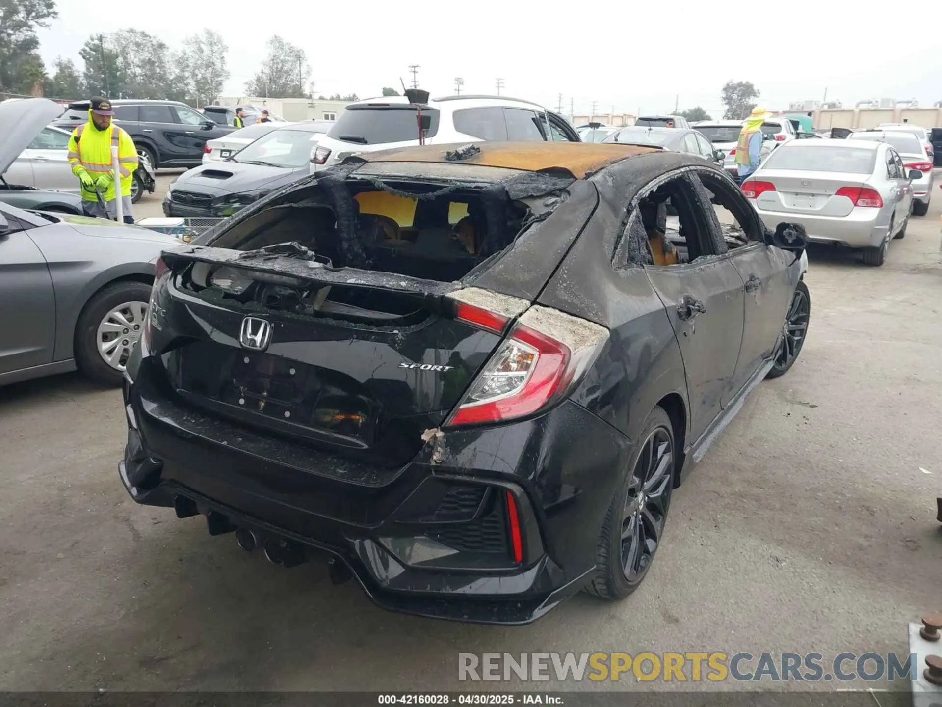 4 Photograph of a damaged car SHHFK7H48LU211987 HONDA CIVIC 2020