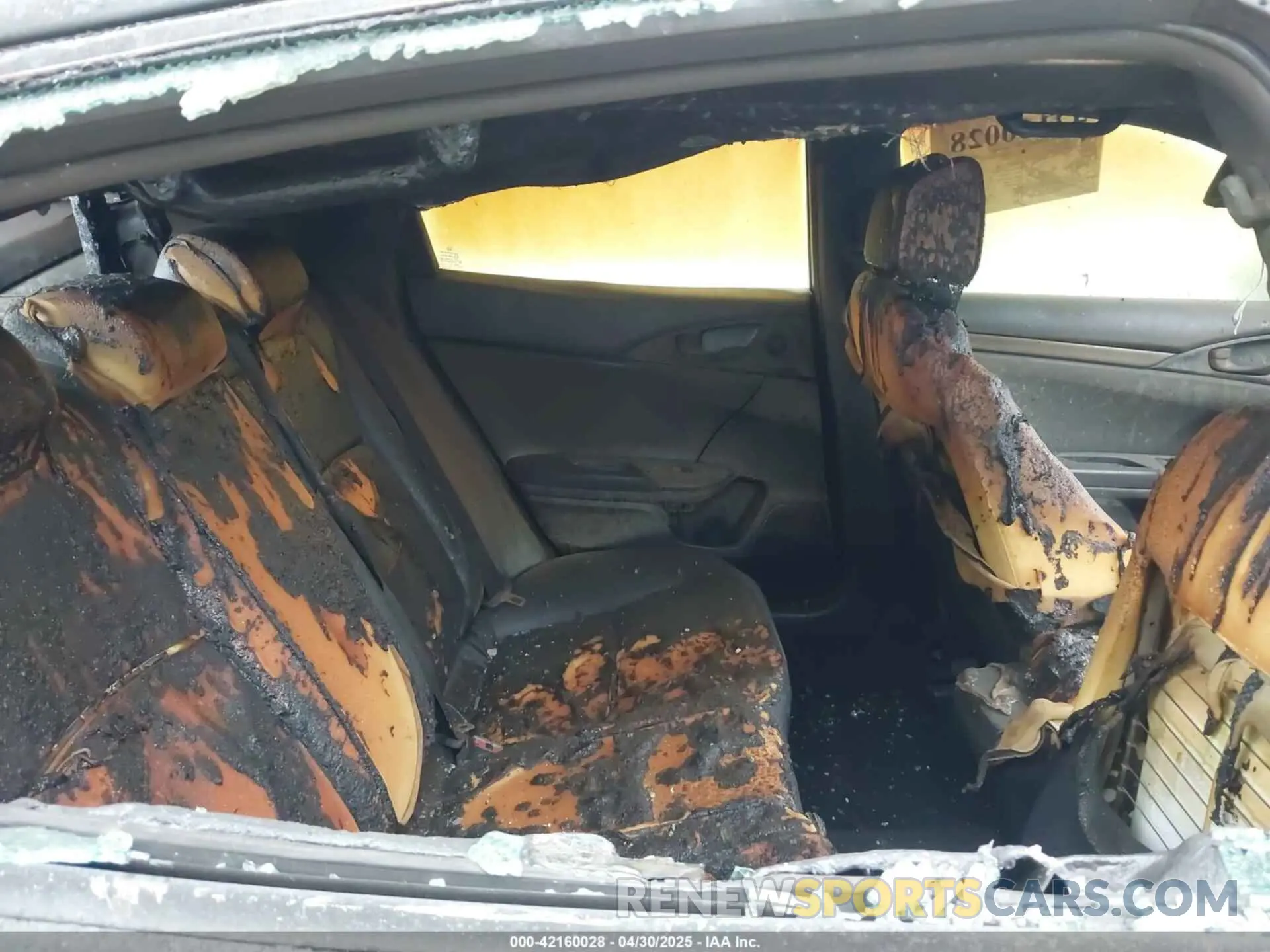 8 Photograph of a damaged car SHHFK7H48LU211987 HONDA CIVIC 2020
