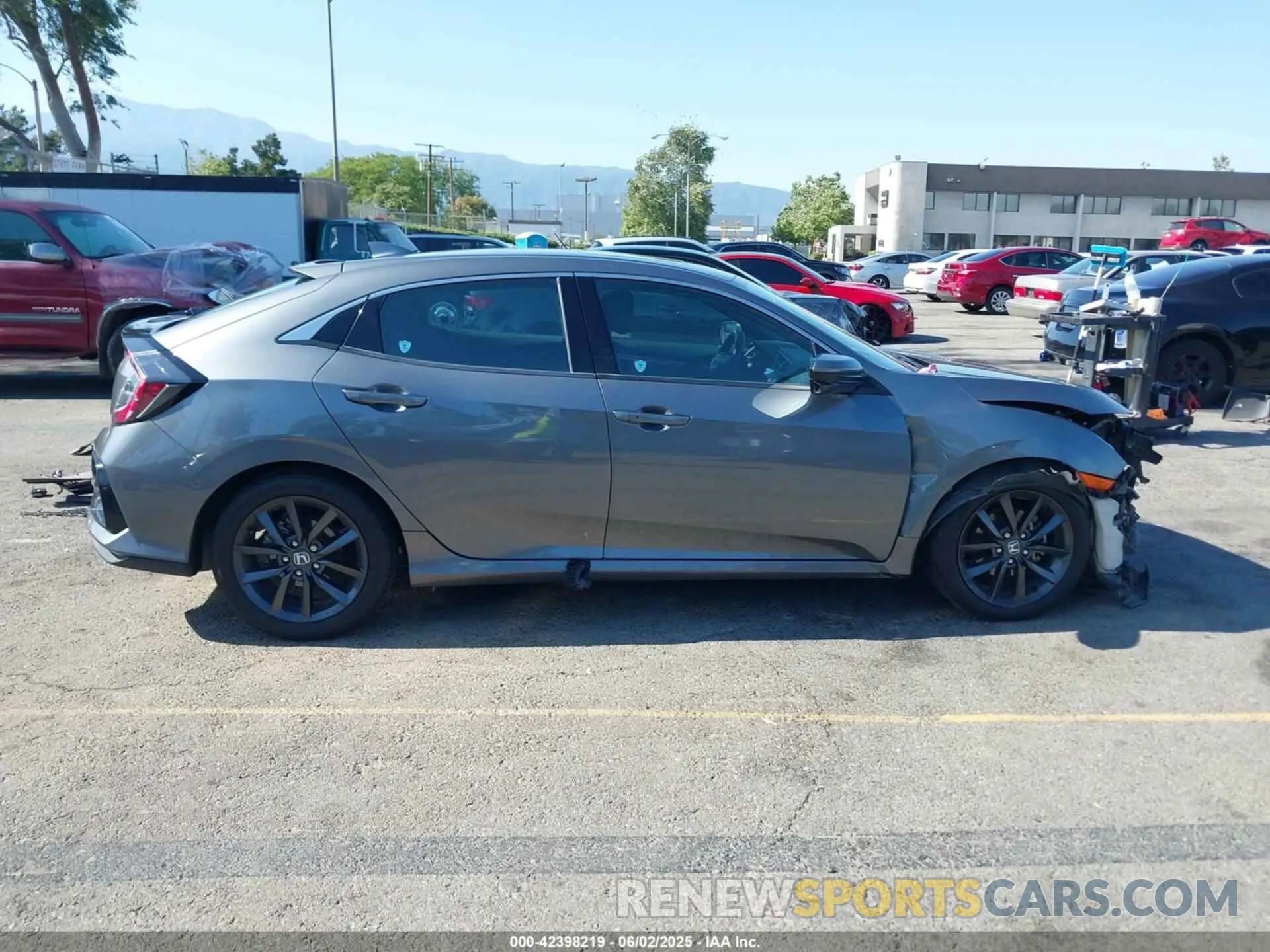 14 Photograph of a damaged car SHHFK7H61LU401244 HONDA CIVIC 2020