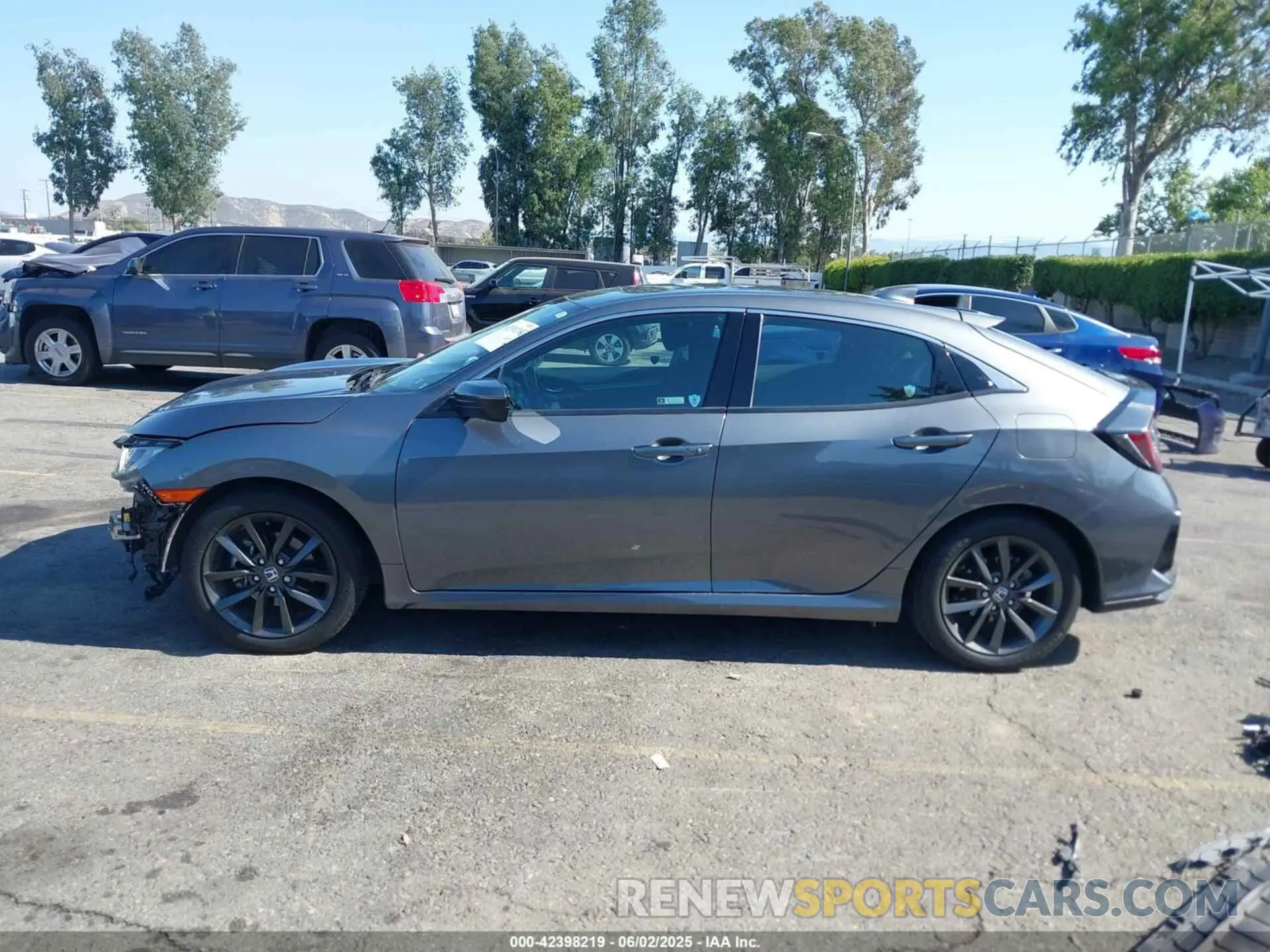 15 Photograph of a damaged car SHHFK7H61LU401244 HONDA CIVIC 2020