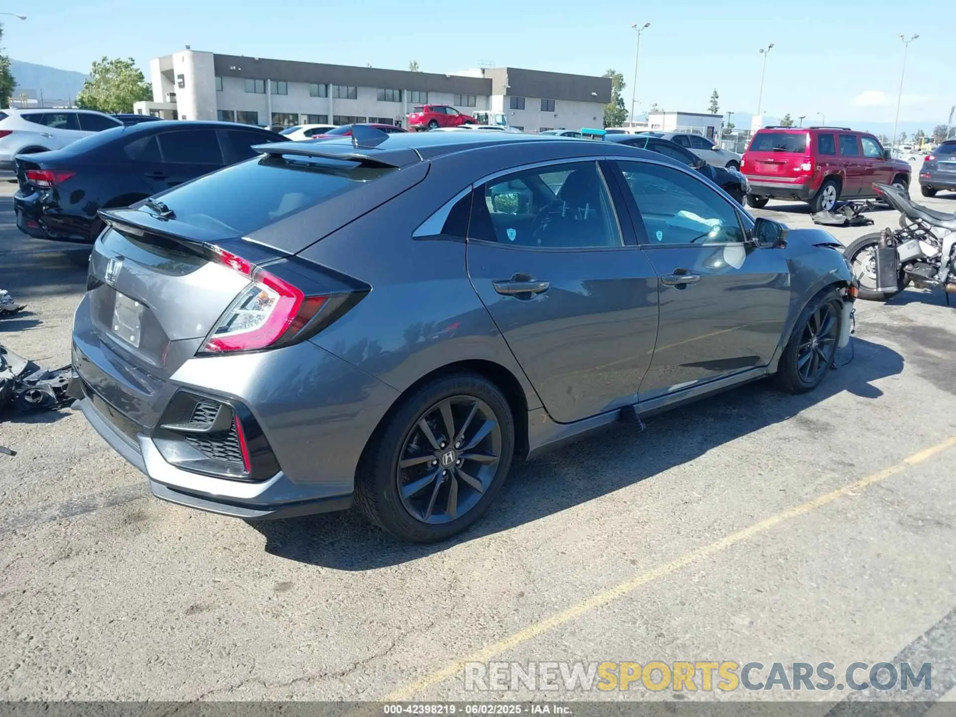 4 Photograph of a damaged car SHHFK7H61LU401244 HONDA CIVIC 2020