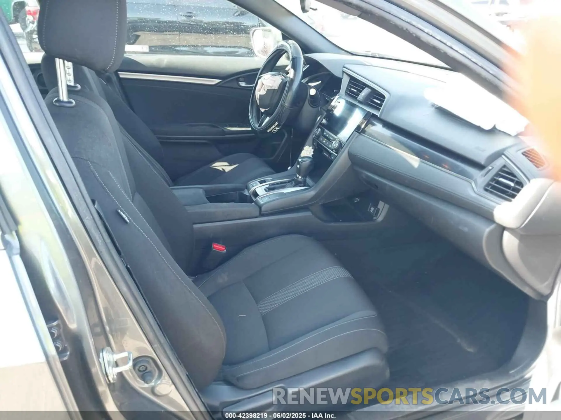 5 Photograph of a damaged car SHHFK7H61LU401244 HONDA CIVIC 2020