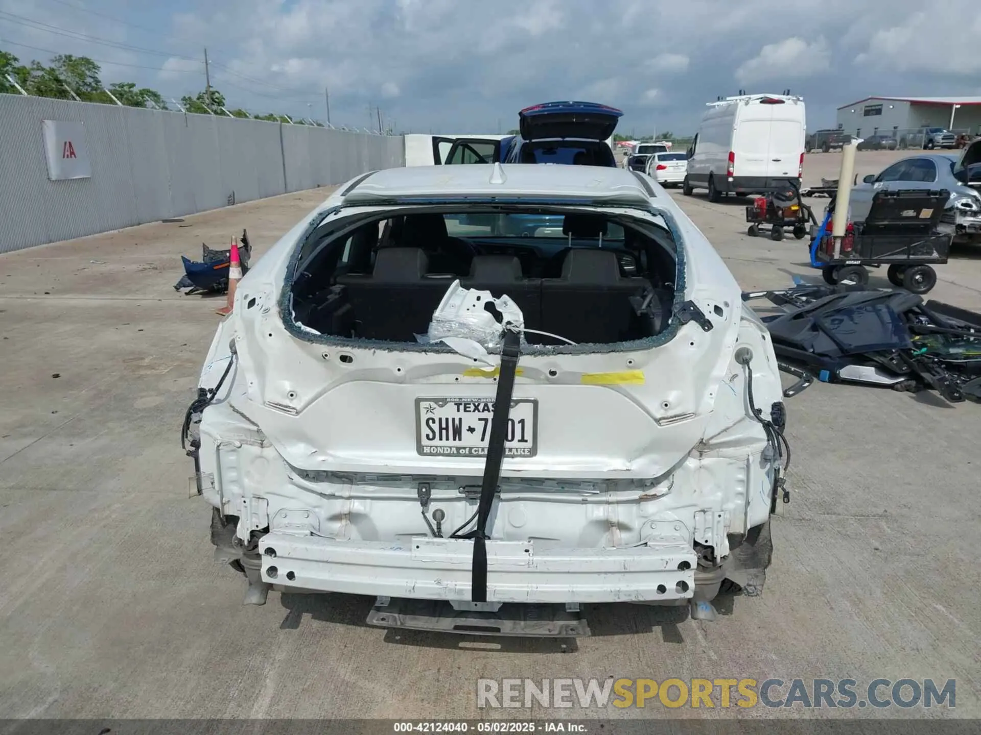 16 Photograph of a damaged car SHHFK7H63LU215334 HONDA CIVIC 2020