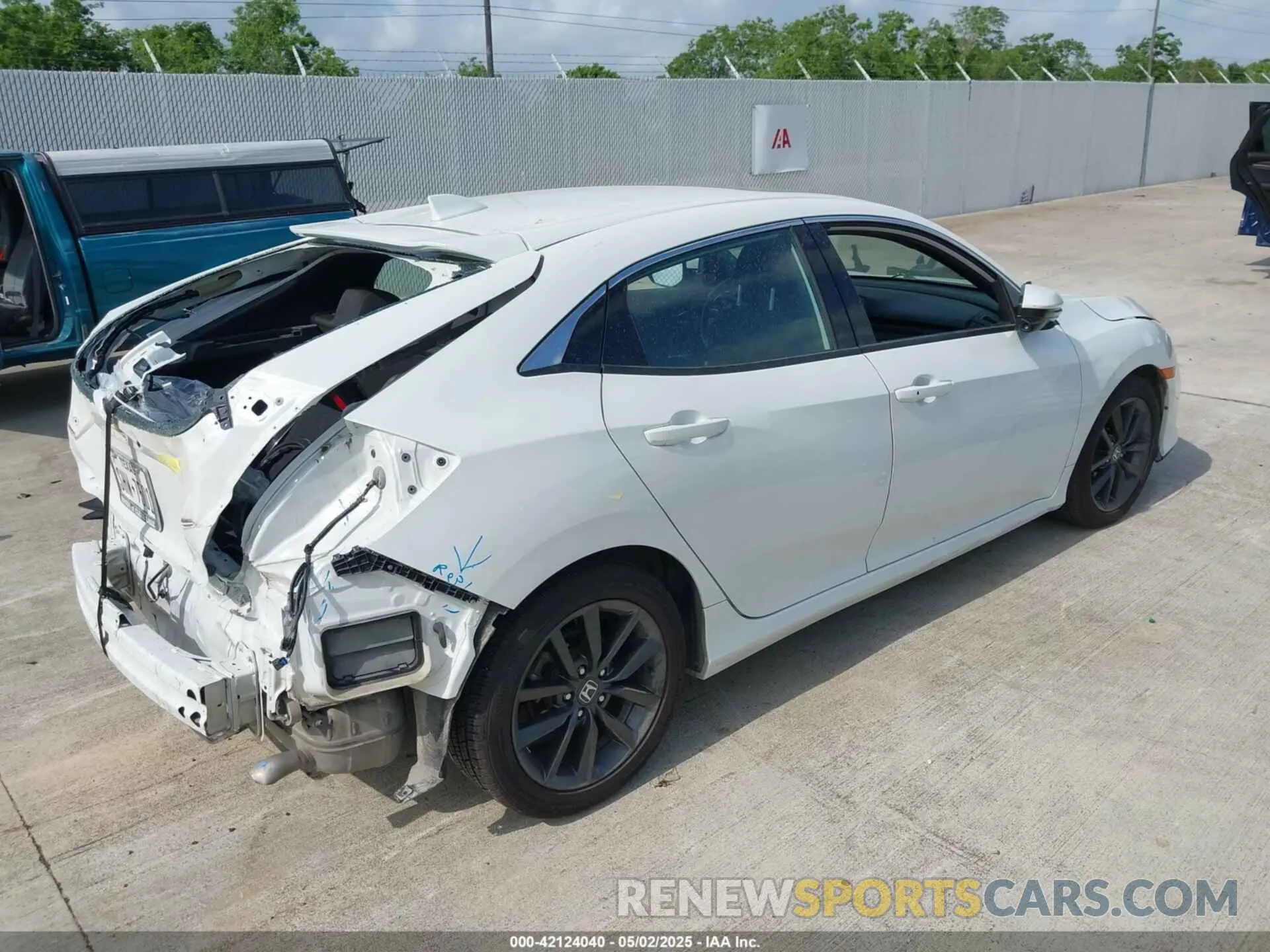 4 Photograph of a damaged car SHHFK7H63LU215334 HONDA CIVIC 2020