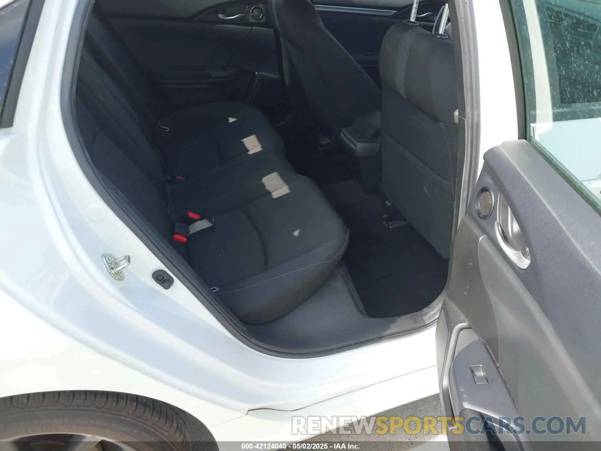8 Photograph of a damaged car SHHFK7H63LU215334 HONDA CIVIC 2020