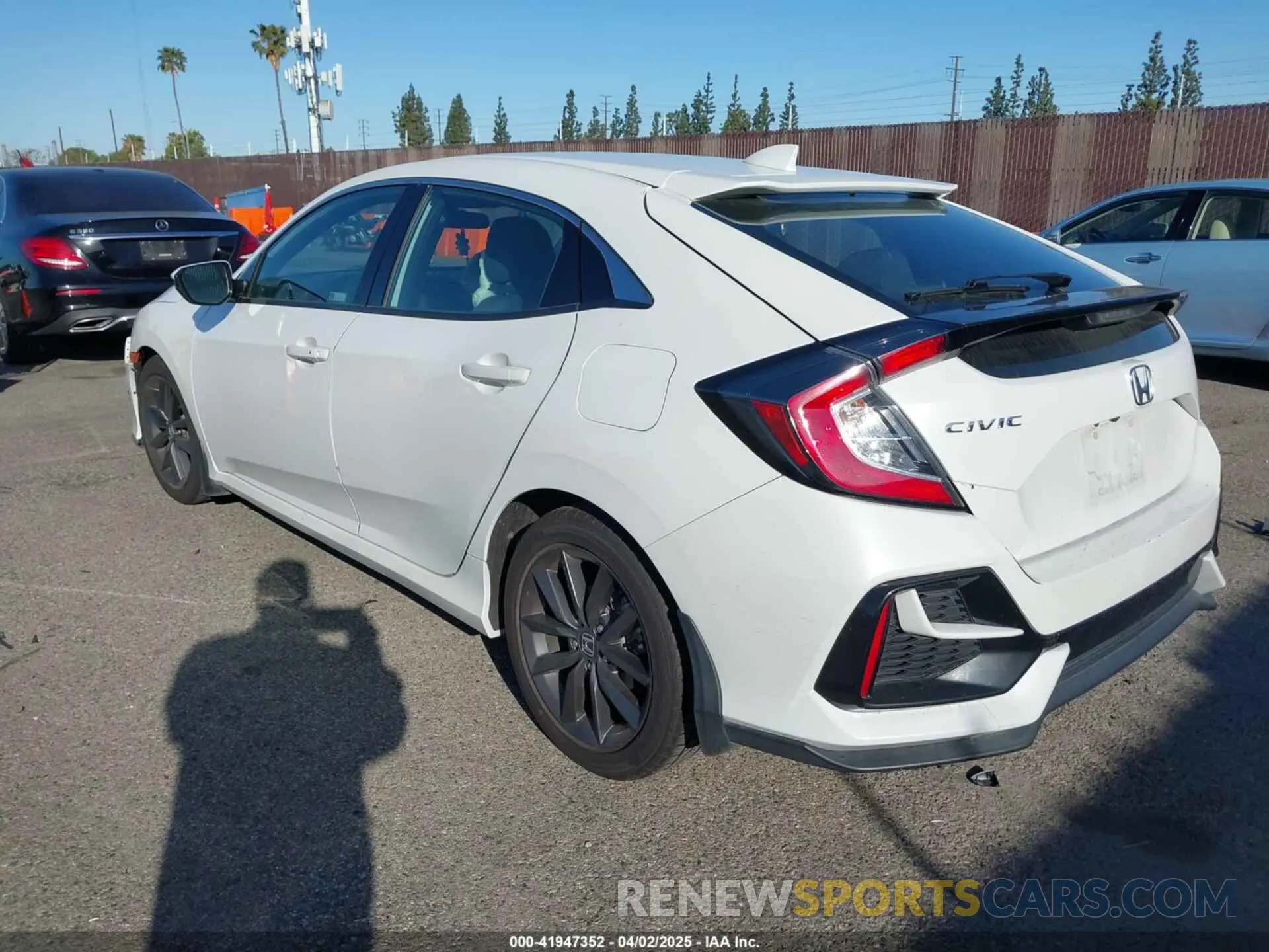 3 Photograph of a damaged car SHHFK7H64LU419821 HONDA CIVIC 2020