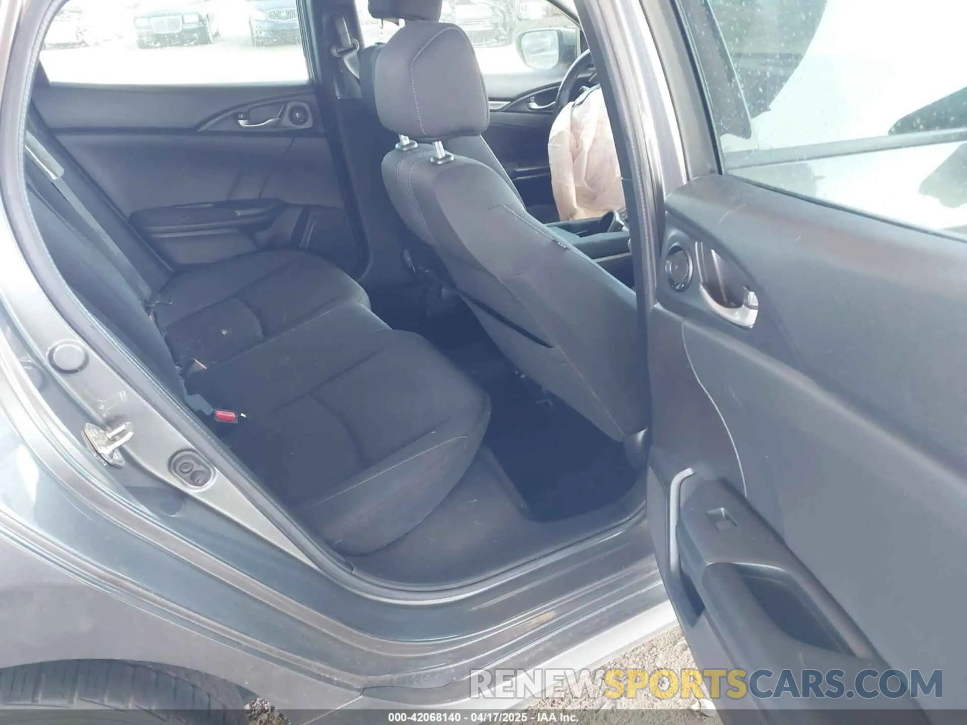 8 Photograph of a damaged car SHHFK7H66LU221192 HONDA CIVIC 2020