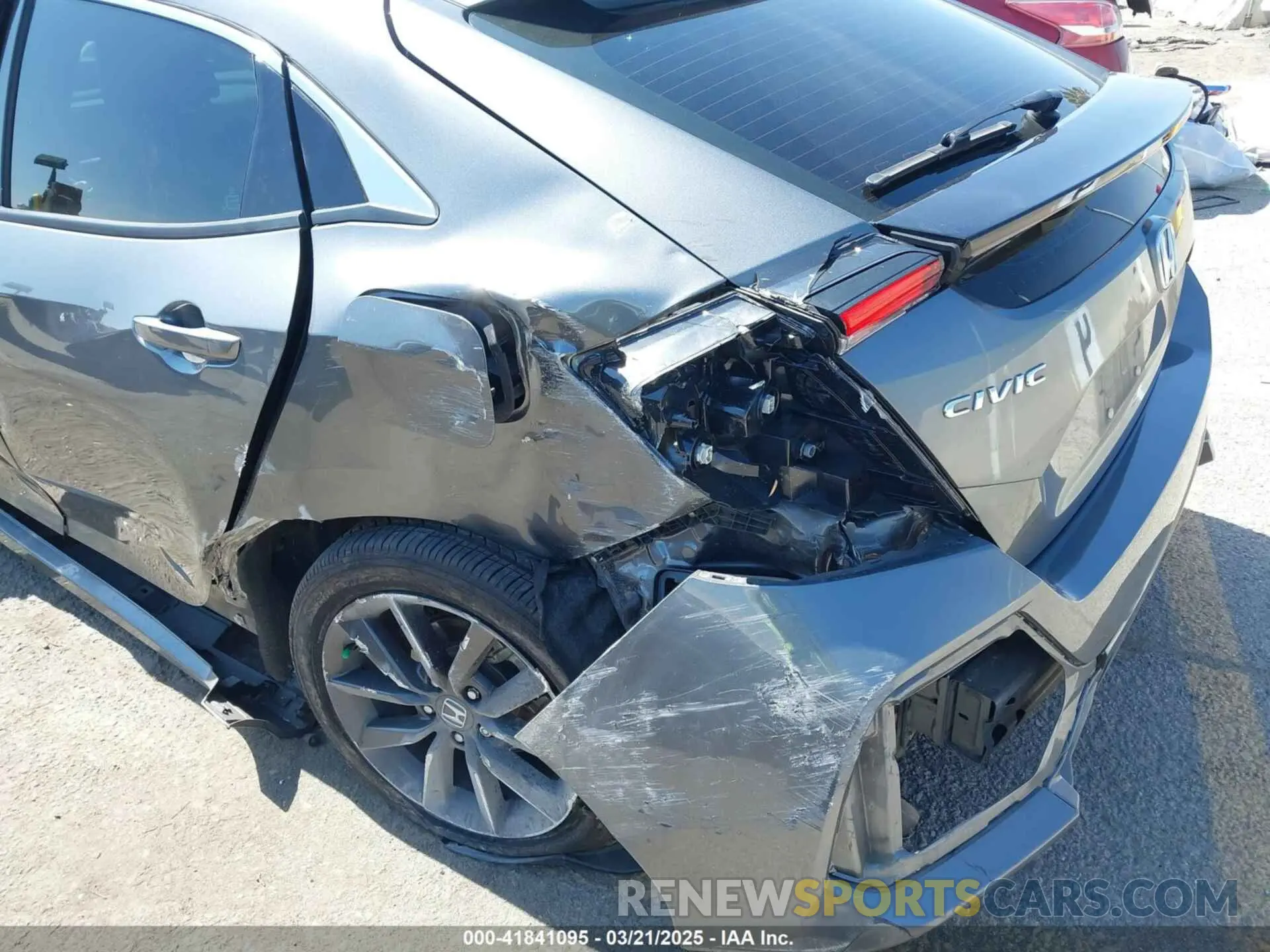 18 Photograph of a damaged car SHHFK7H80LU416318 HONDA CIVIC 2020