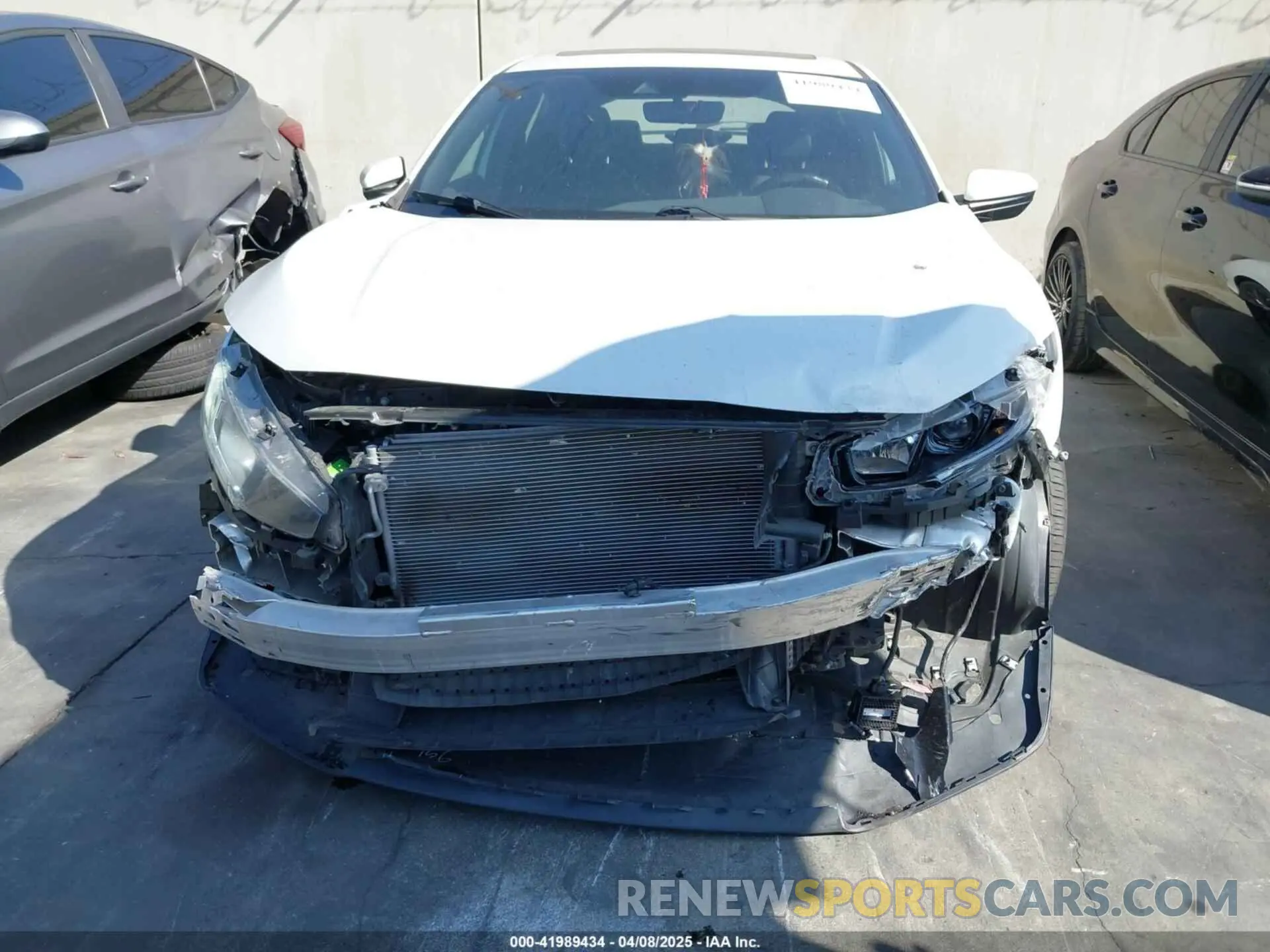 13 Photograph of a damaged car SHHFK7H82LU403988 HONDA CIVIC 2020