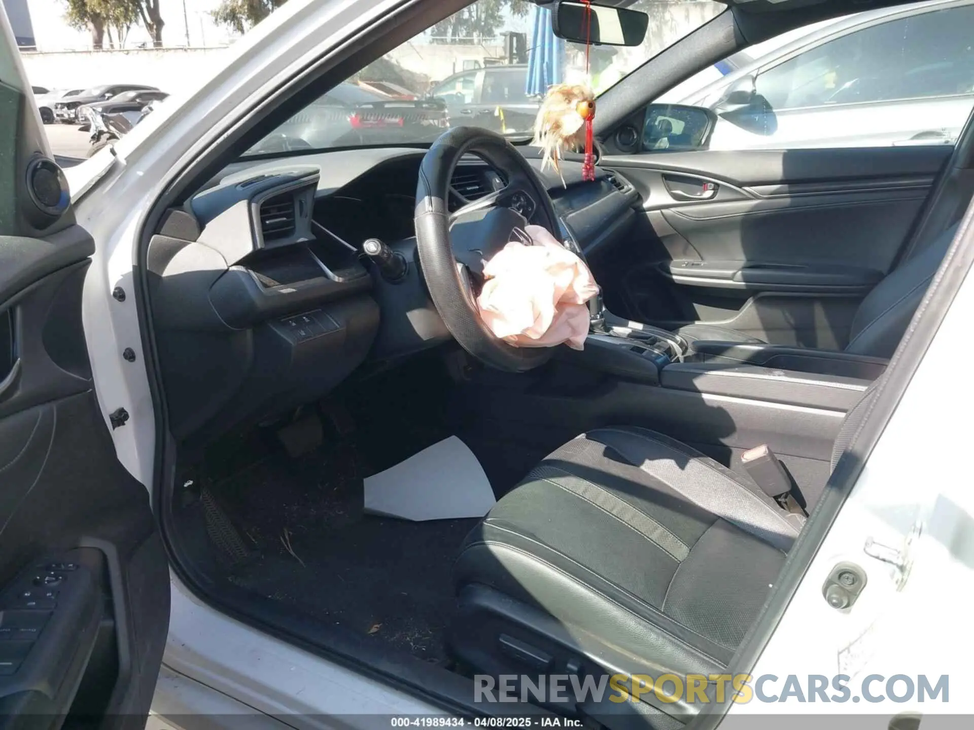 18 Photograph of a damaged car SHHFK7H82LU403988 HONDA CIVIC 2020