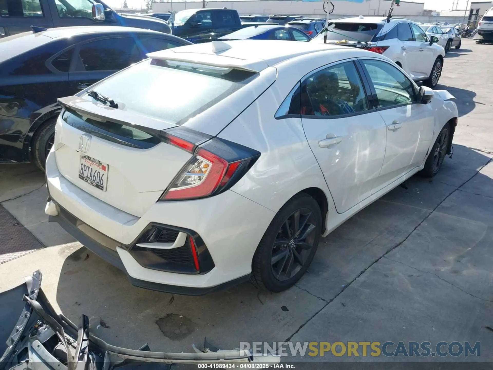 4 Photograph of a damaged car SHHFK7H82LU403988 HONDA CIVIC 2020