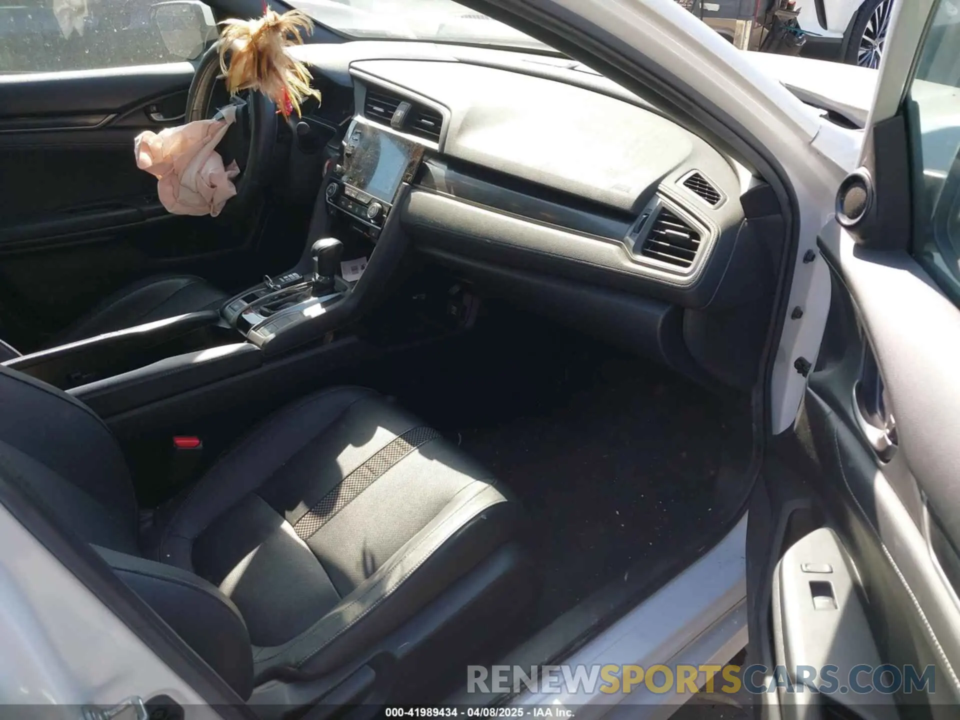 5 Photograph of a damaged car SHHFK7H82LU403988 HONDA CIVIC 2020