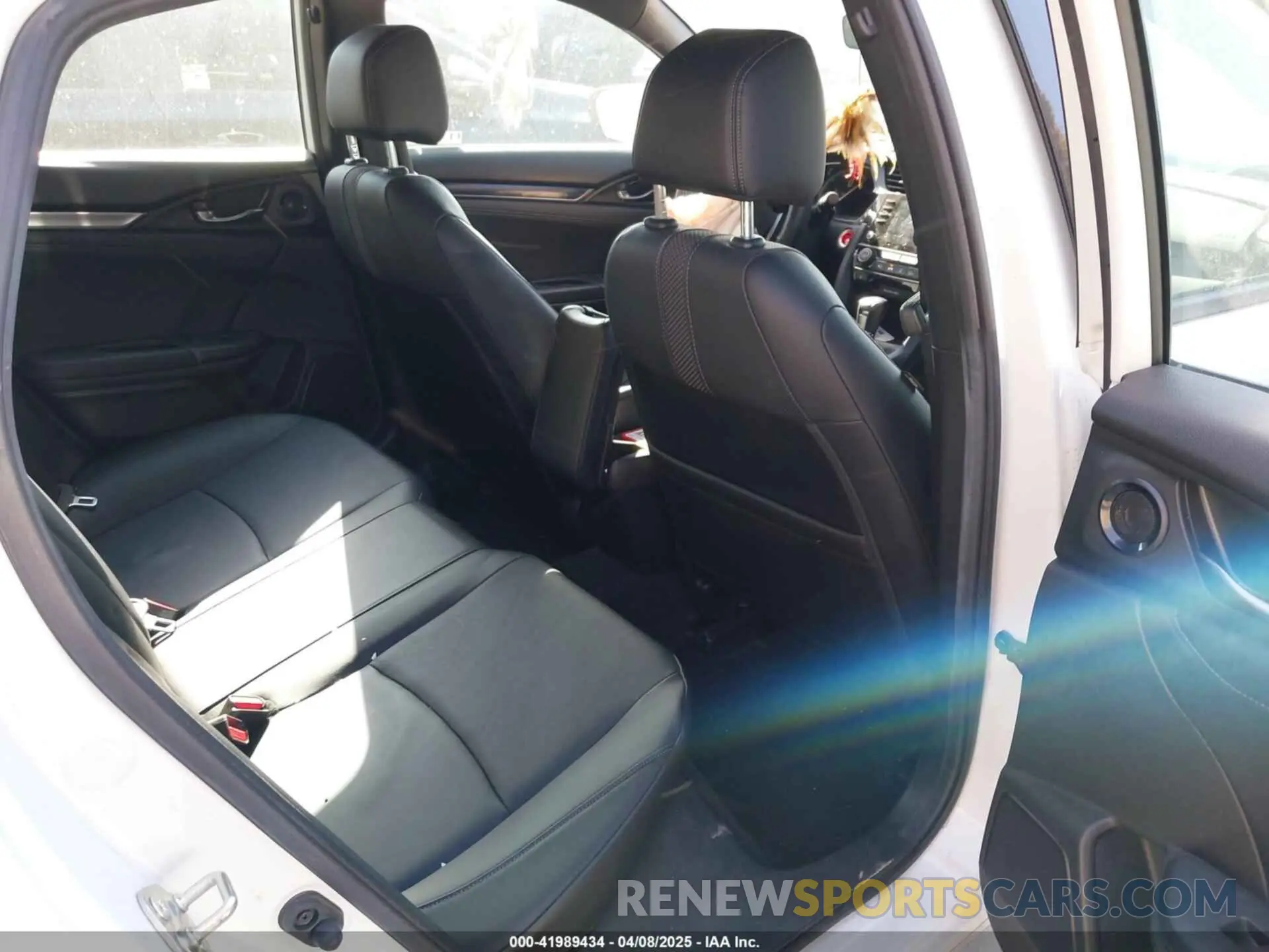8 Photograph of a damaged car SHHFK7H82LU403988 HONDA CIVIC 2020