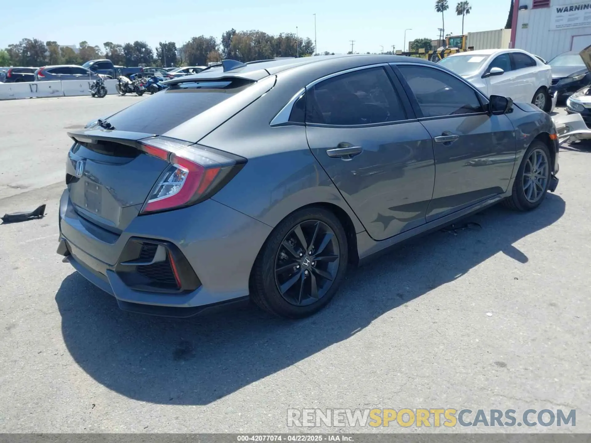 4 Photograph of a damaged car SHHFK7H88LU414008 HONDA CIVIC 2020