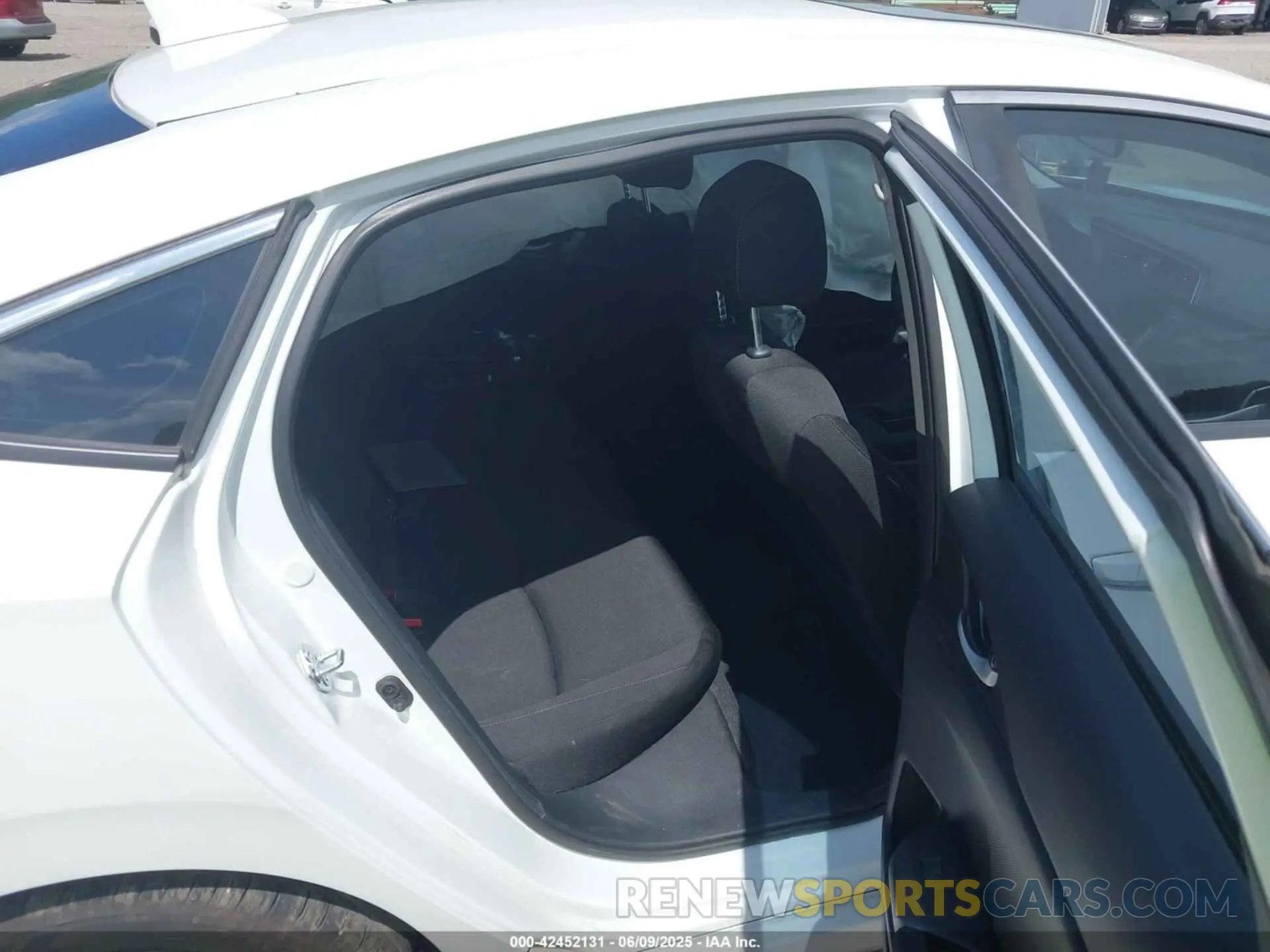 8 Photograph of a damaged car 19XFC1F30ME011439 HONDA CIVIC 2021