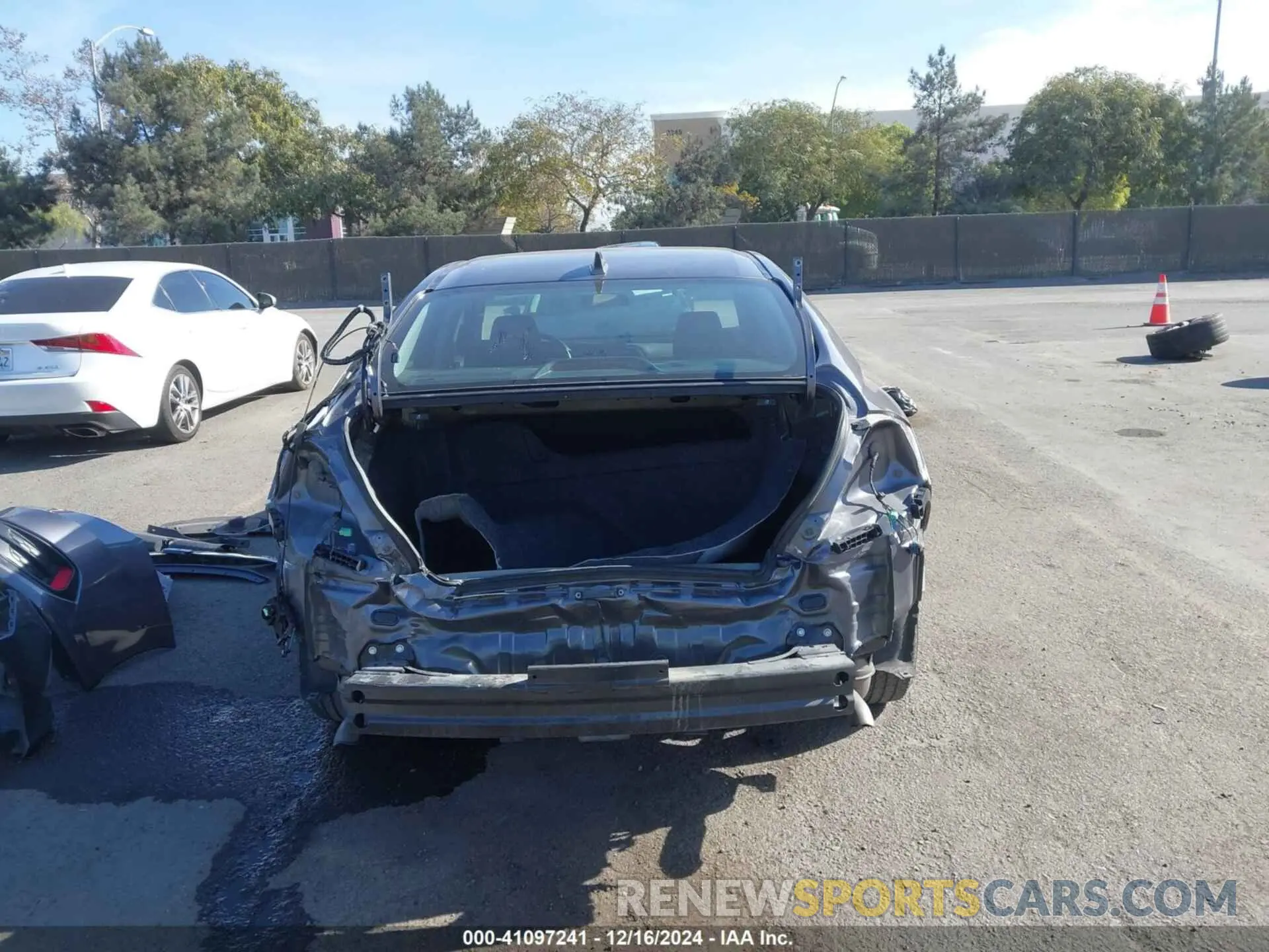 17 Photograph of a damaged car 19XFC1F30ME206537 HONDA CIVIC 2021
