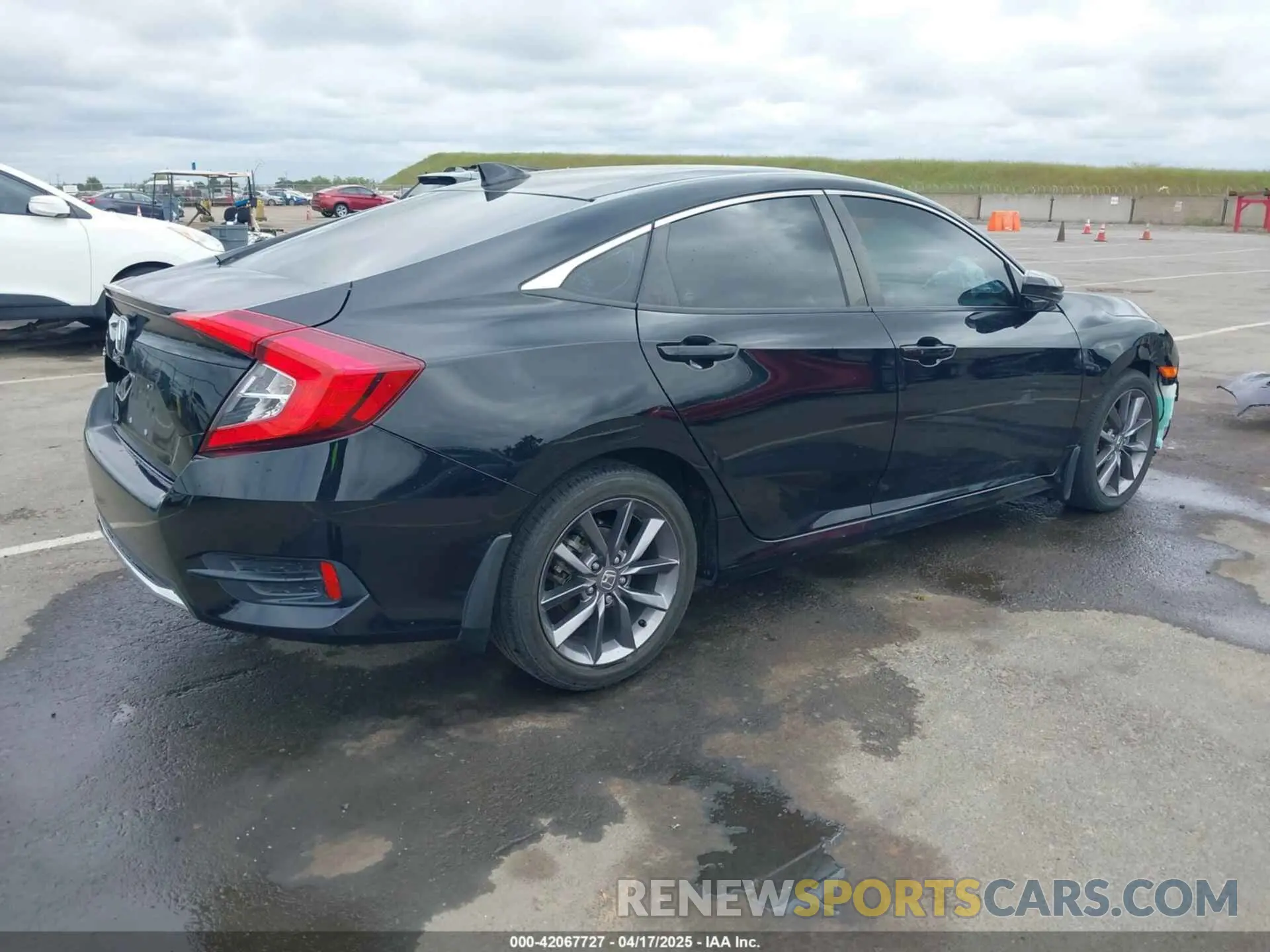 4 Photograph of a damaged car 19XFC1F34ME204550 HONDA CIVIC 2021