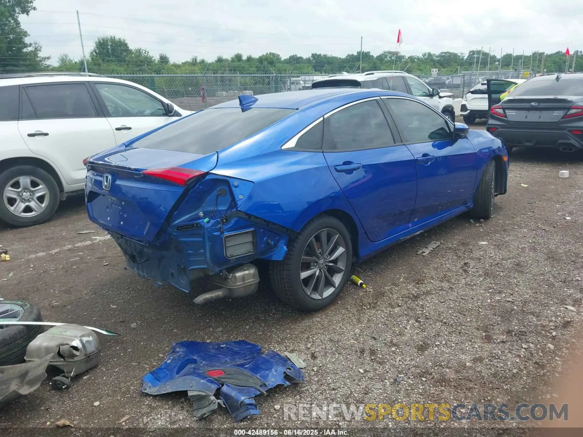 4 Photograph of a damaged car 19XFC1F37ME006707 HONDA CIVIC 2021