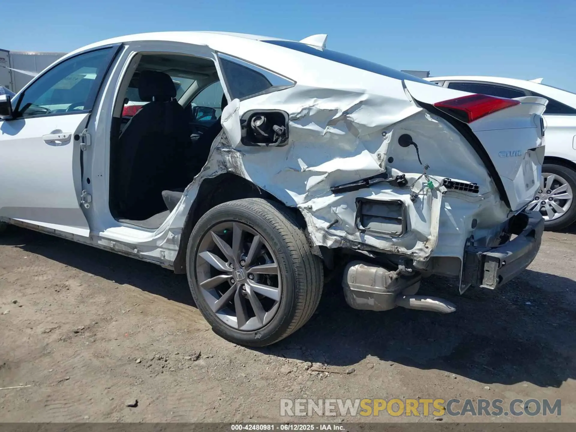 6 Photograph of a damaged car 19XFC1F38ME205751 HONDA CIVIC 2021