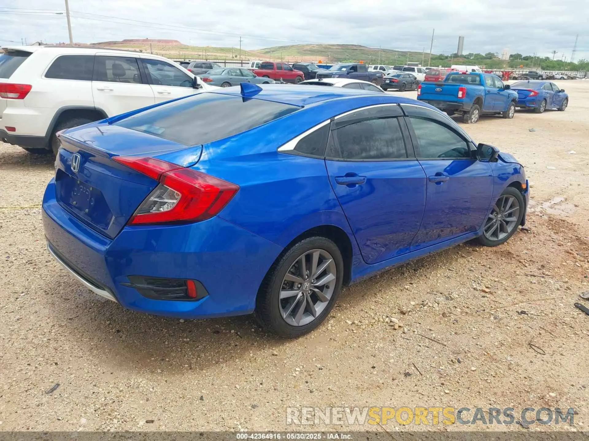 4 Photograph of a damaged car 19XFC1F39ME013142 HONDA CIVIC 2021