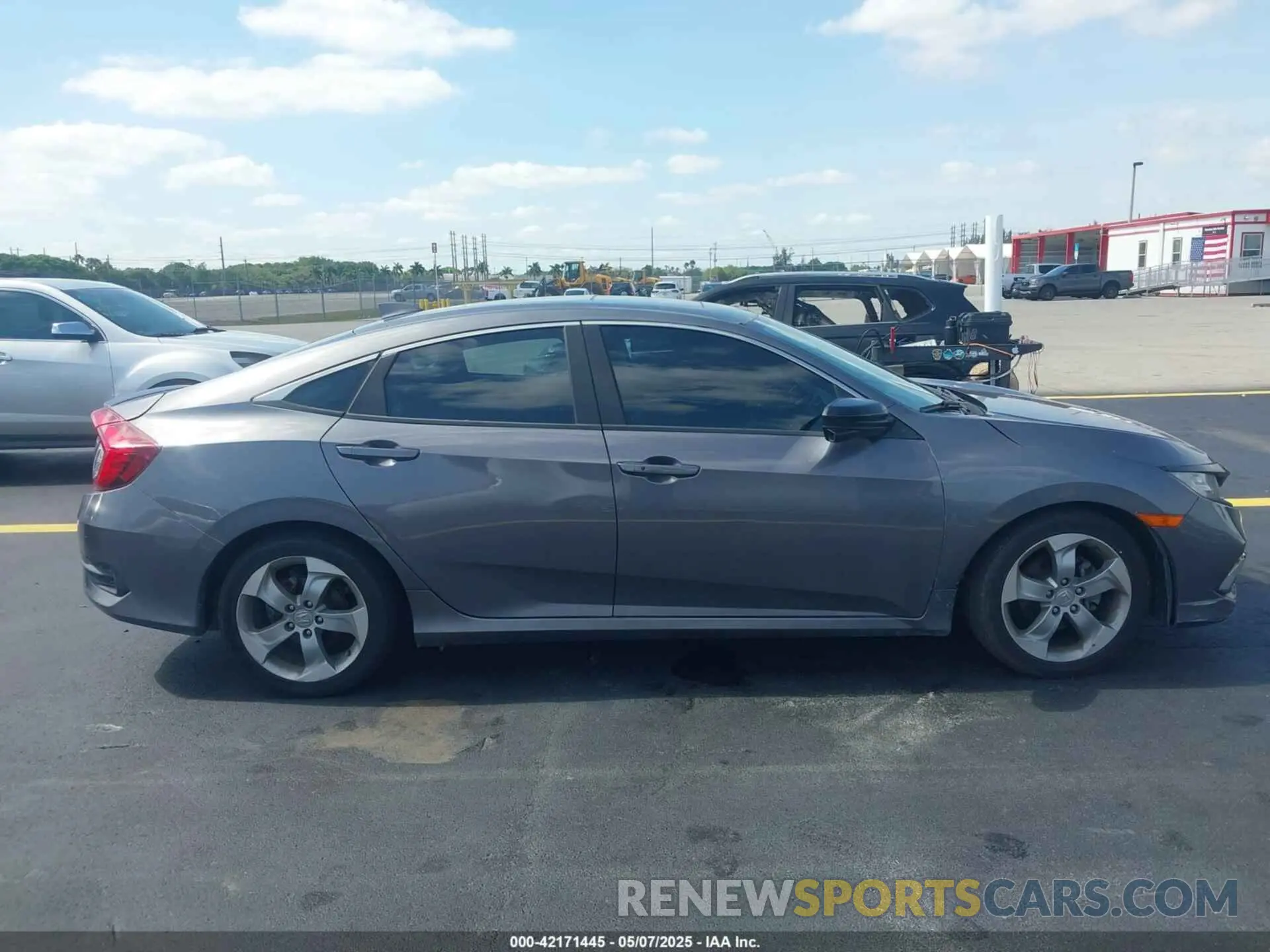13 Photograph of a damaged car 19XFC1F39ME014128 HONDA CIVIC 2021